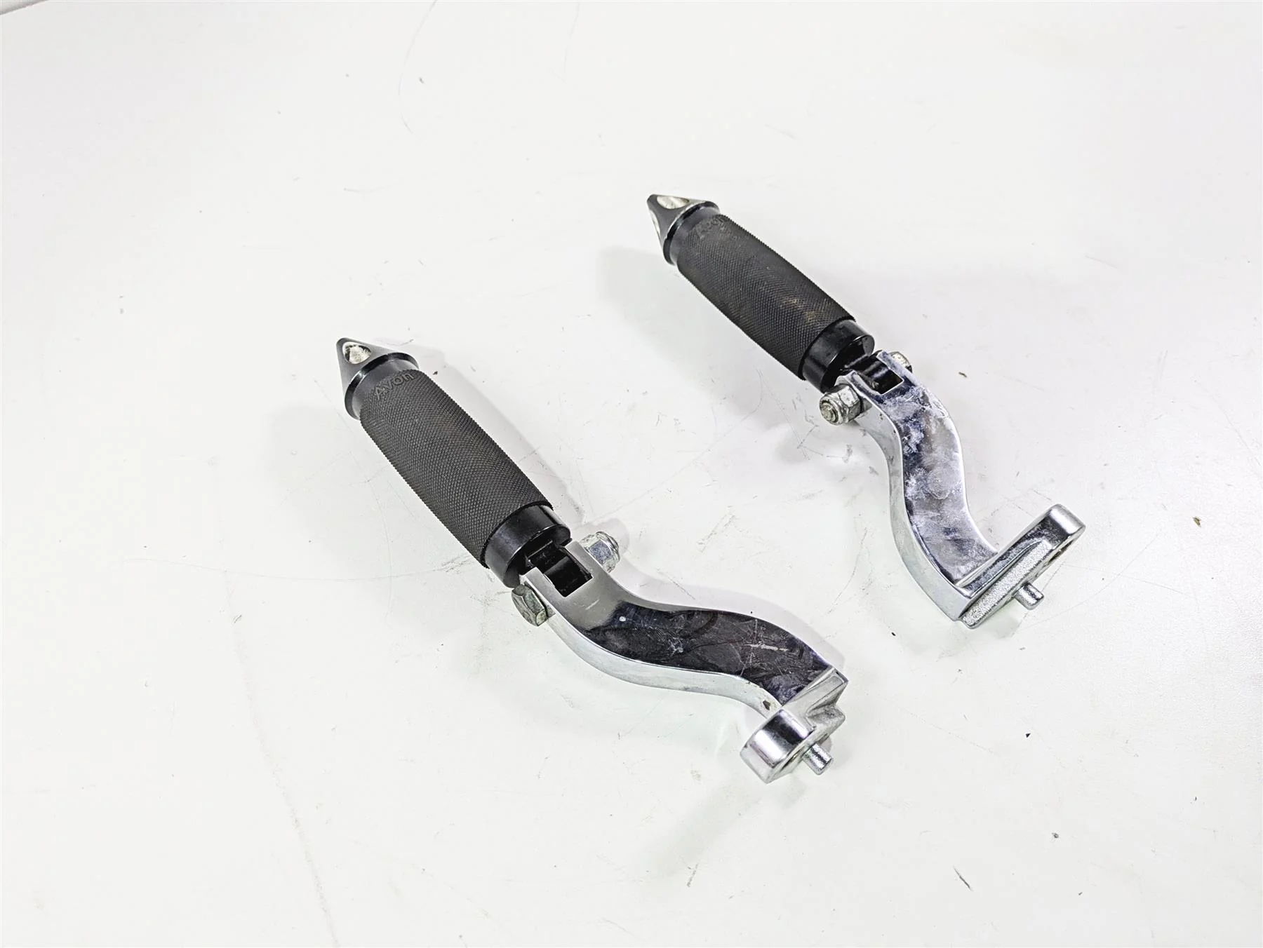 2001 Harley Touring FLHX Street Glide Avon Spike Rear Footpeg Set & Chrome Mount - Image 11