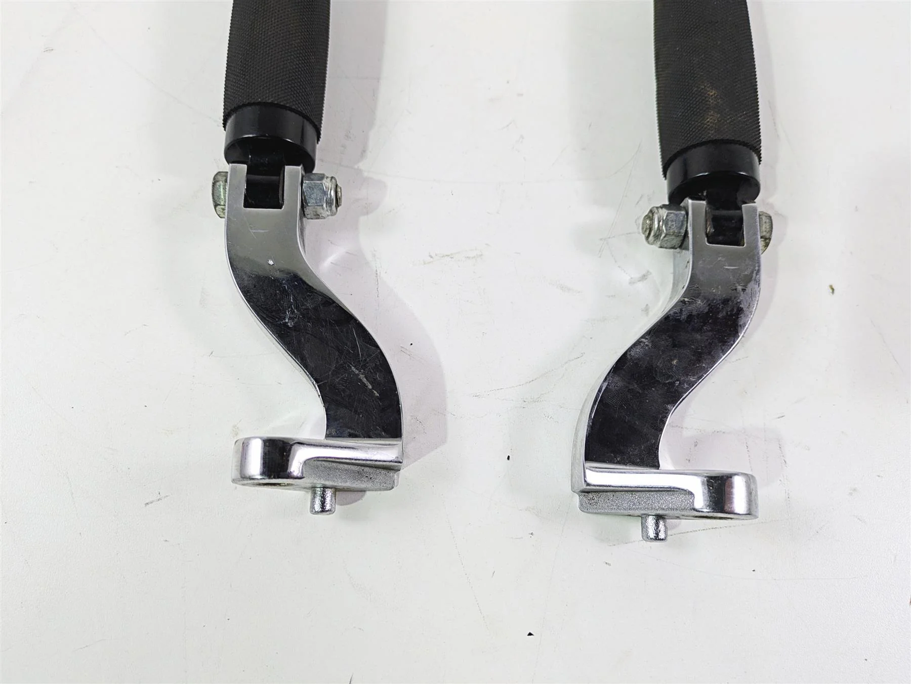 2001 Harley Touring FLHX Street Glide Avon Spike Rear Footpeg Set & Chrome Mount - Image 7