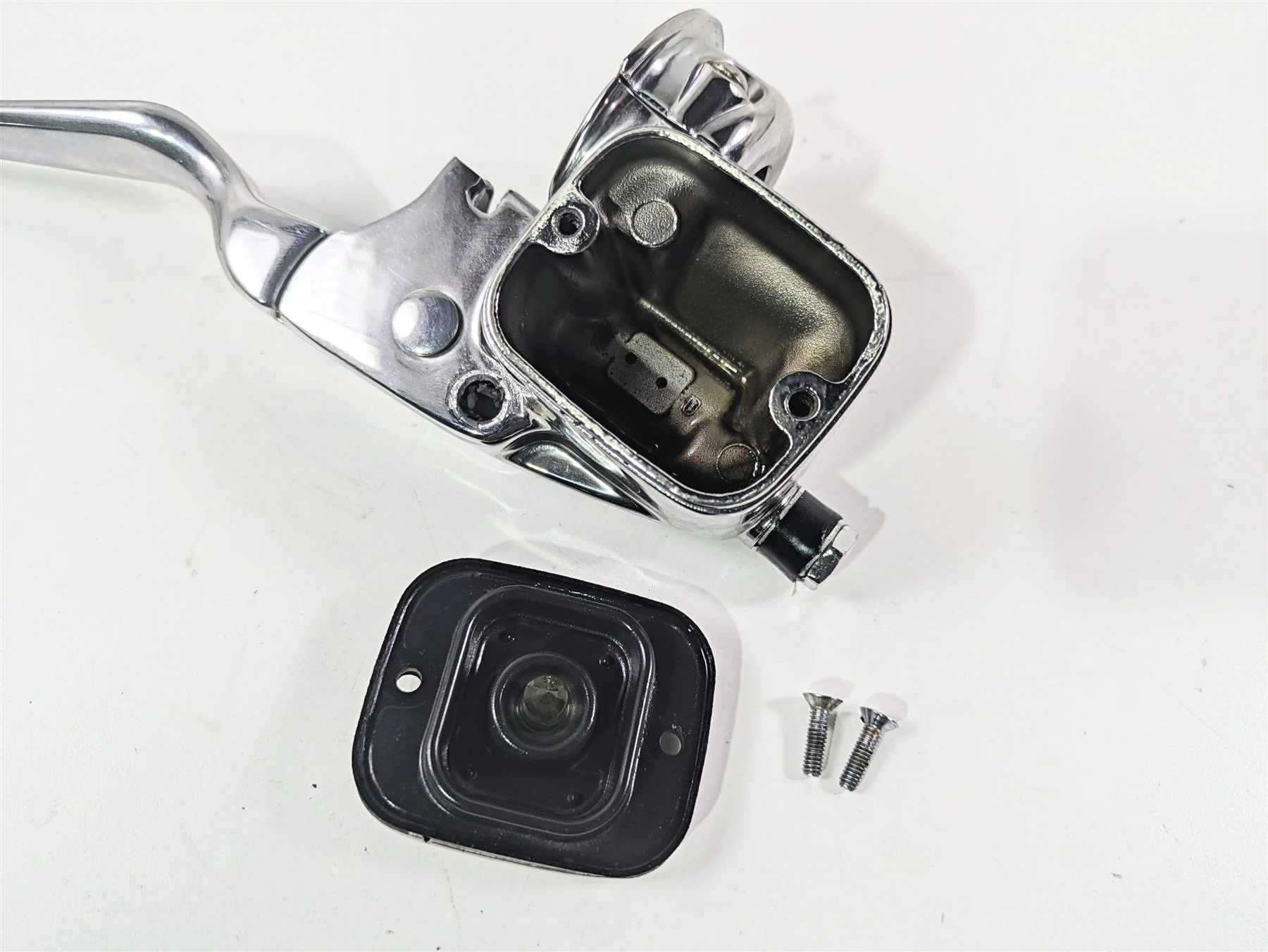 2001 Harley Touring FLHX Street Glide Chrome Front Brake Pump 11/16 41700737 - Image 11