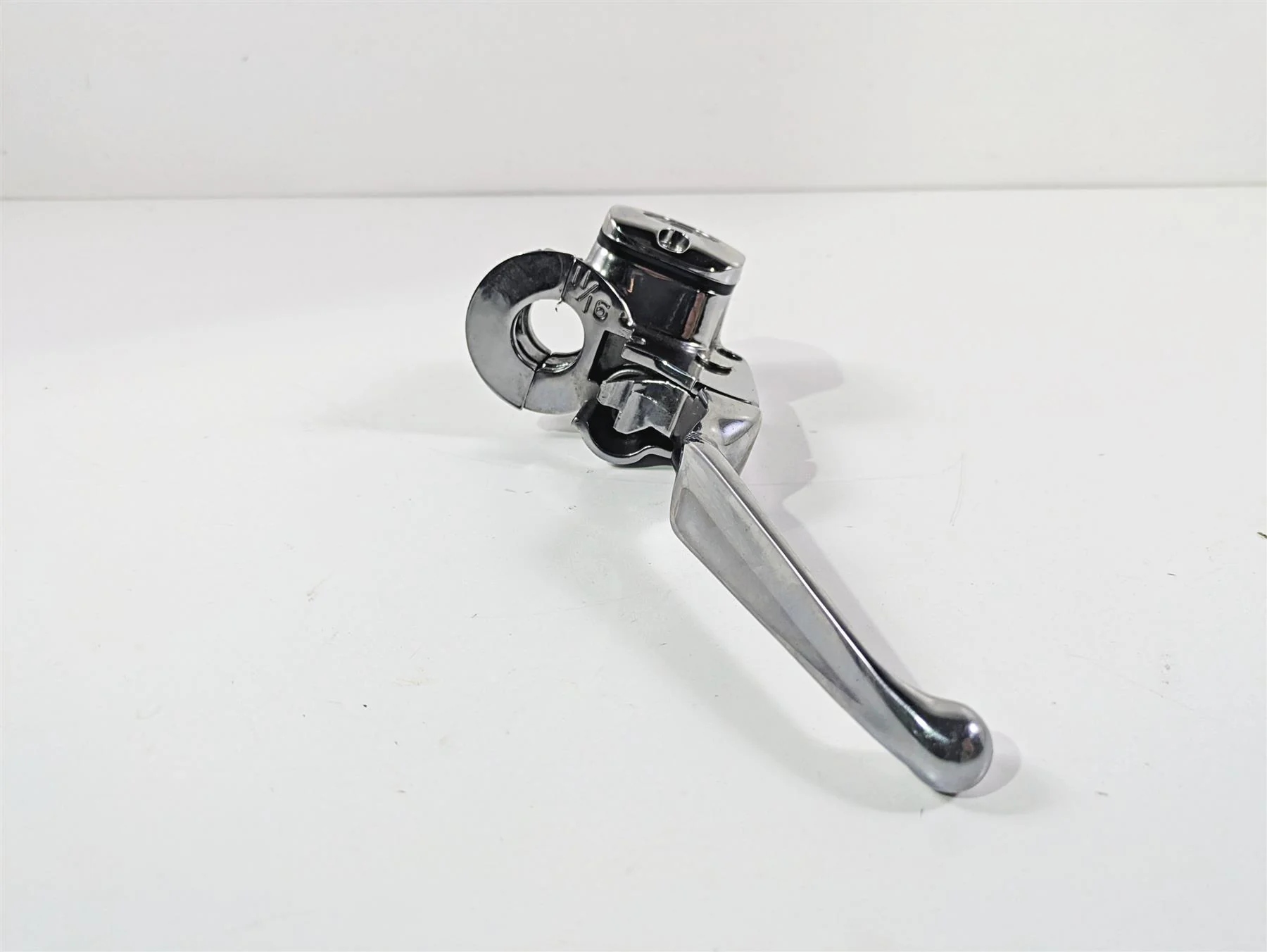 2001 Harley Touring FLHX Street Glide Chrome Front Brake Pump 11/16 41700737 - Image 3