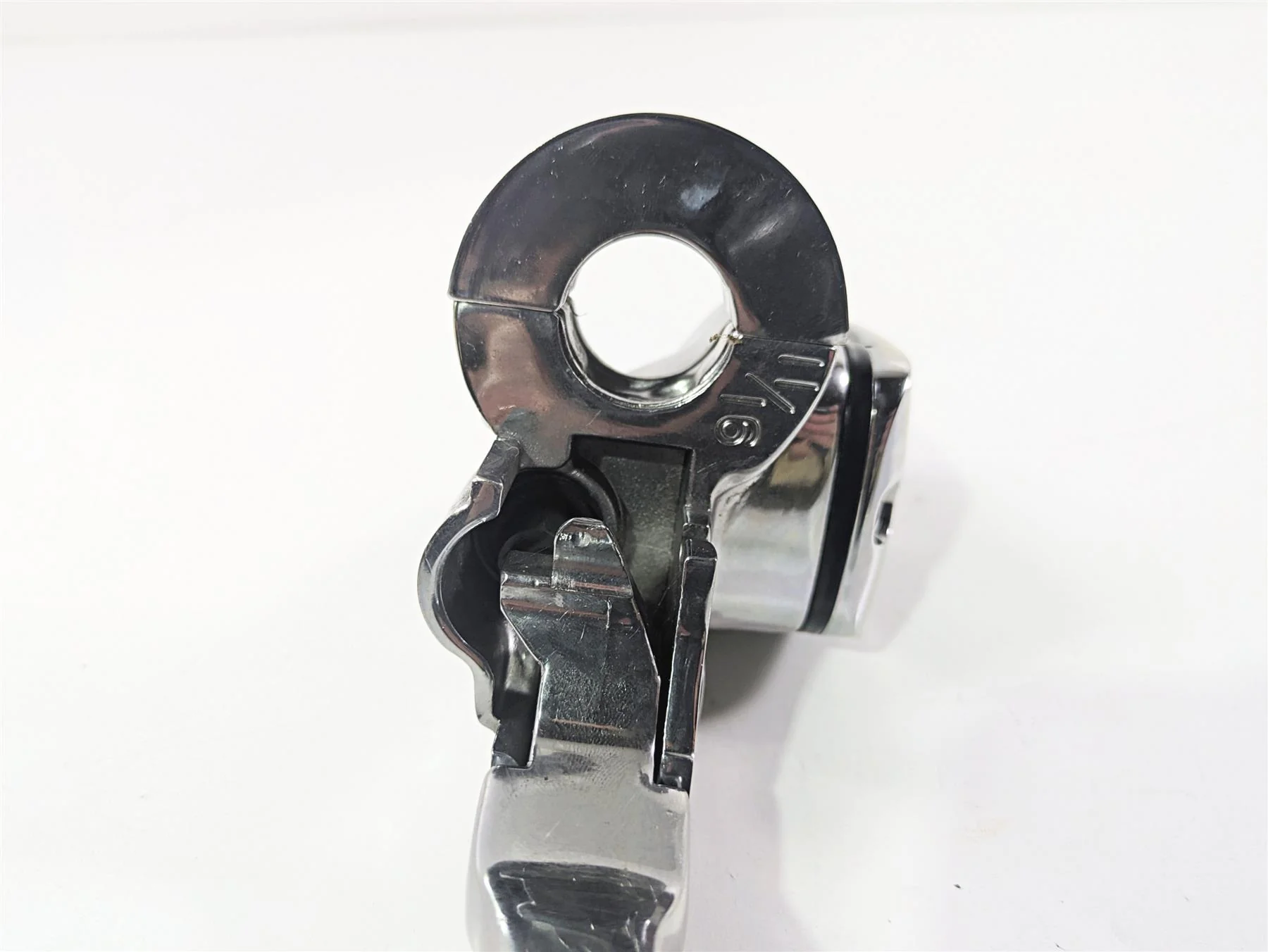 2001 Harley Touring FLHX Street Glide Chrome Front Brake Pump 11/16 41700737 - Image 7