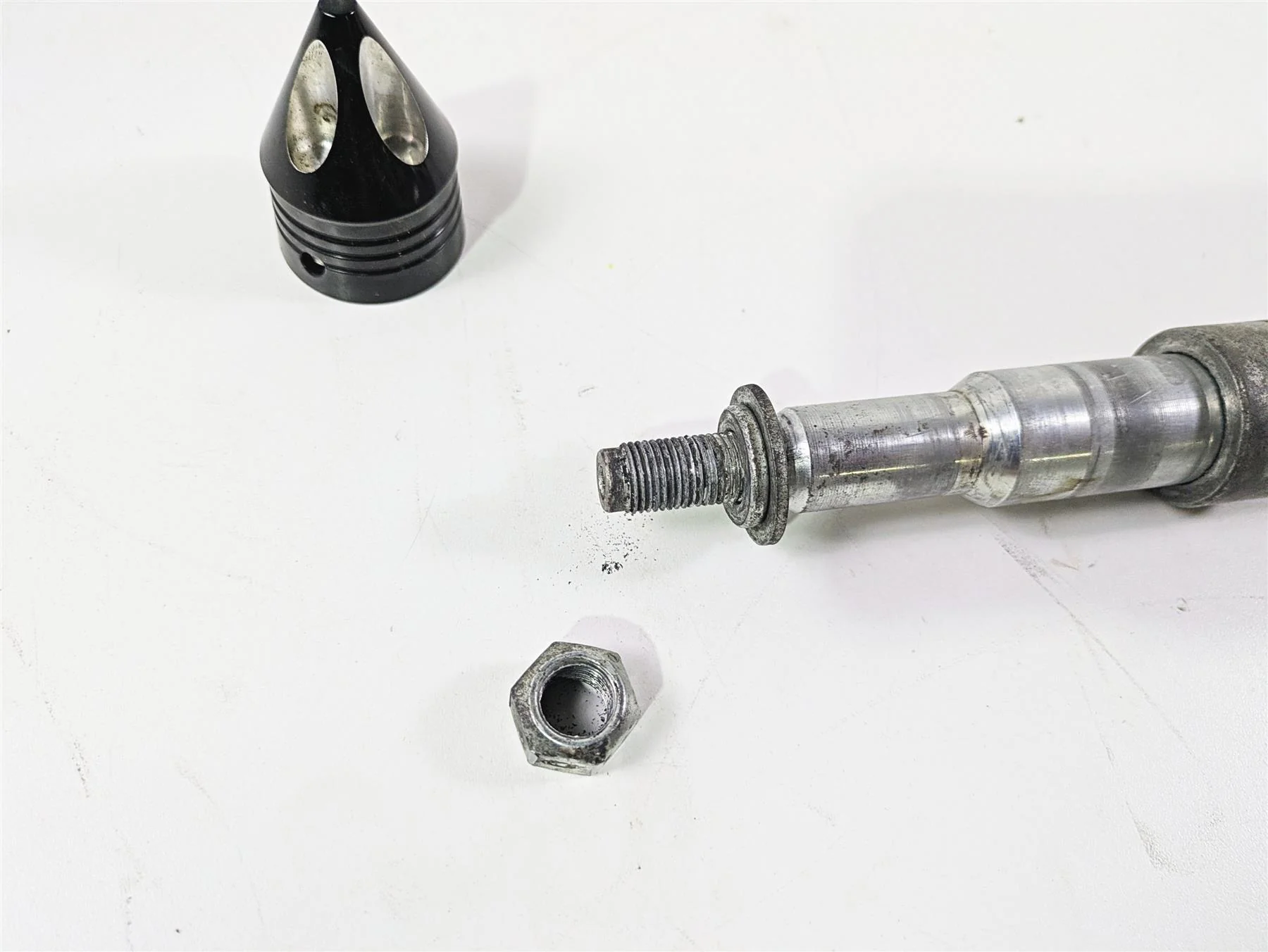 2001 Harley Touring FLHX Street Glide Front Axle Wheel Spindle 1" 43364-00 - Image 10