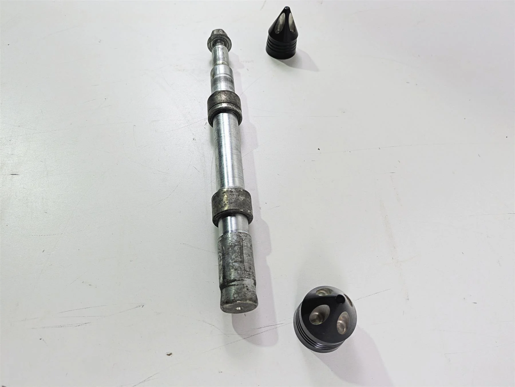 2001 Harley Touring FLHX Street Glide Front Axle Wheel Spindle 1" 43364-00 - Image 3