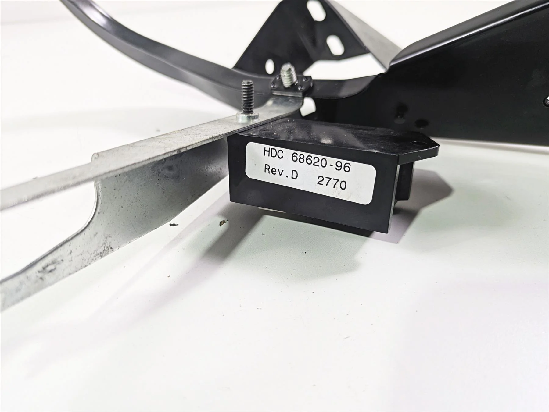 2001 Harley Touring FLHX Street Glide Front Fairing Mount Set - Read 58478-96 - Image 12
