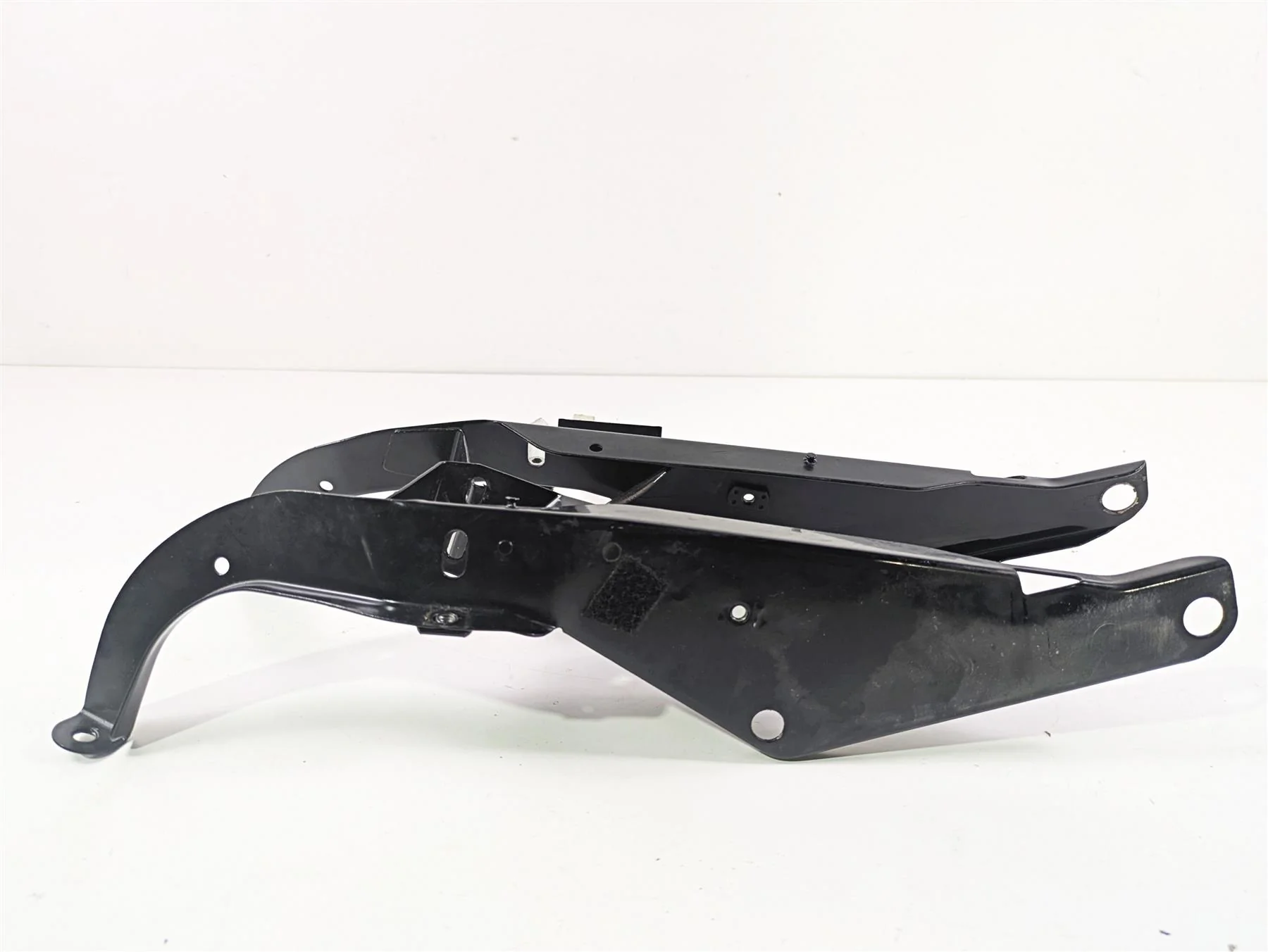 2001 Harley Touring FLHX Street Glide Front Fairing Mount Set - Read 58478-96 - Image 5