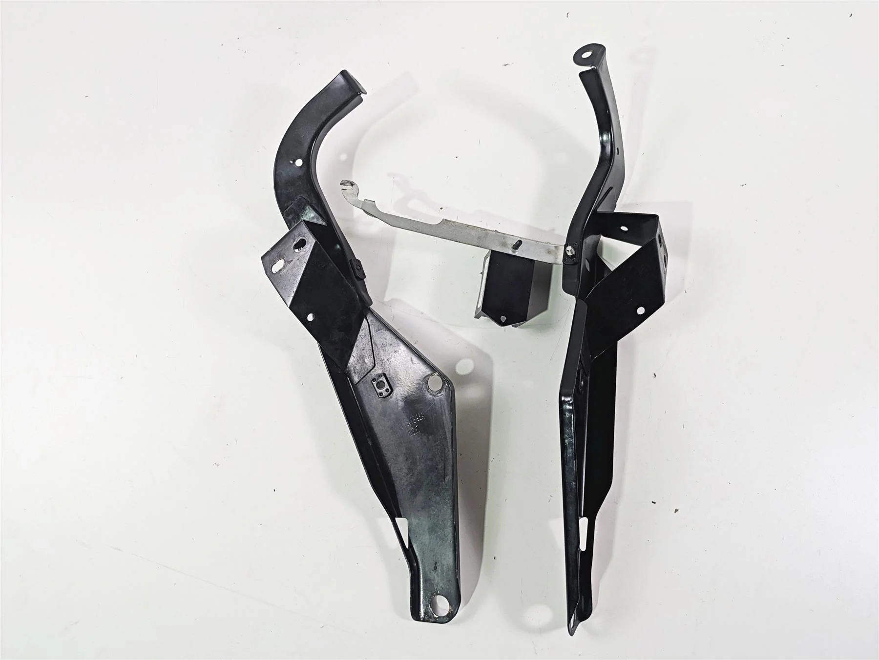 2001 Harley Touring FLHX Street Glide Front Fairing Mount Set - Read 58478-96 - Image 6