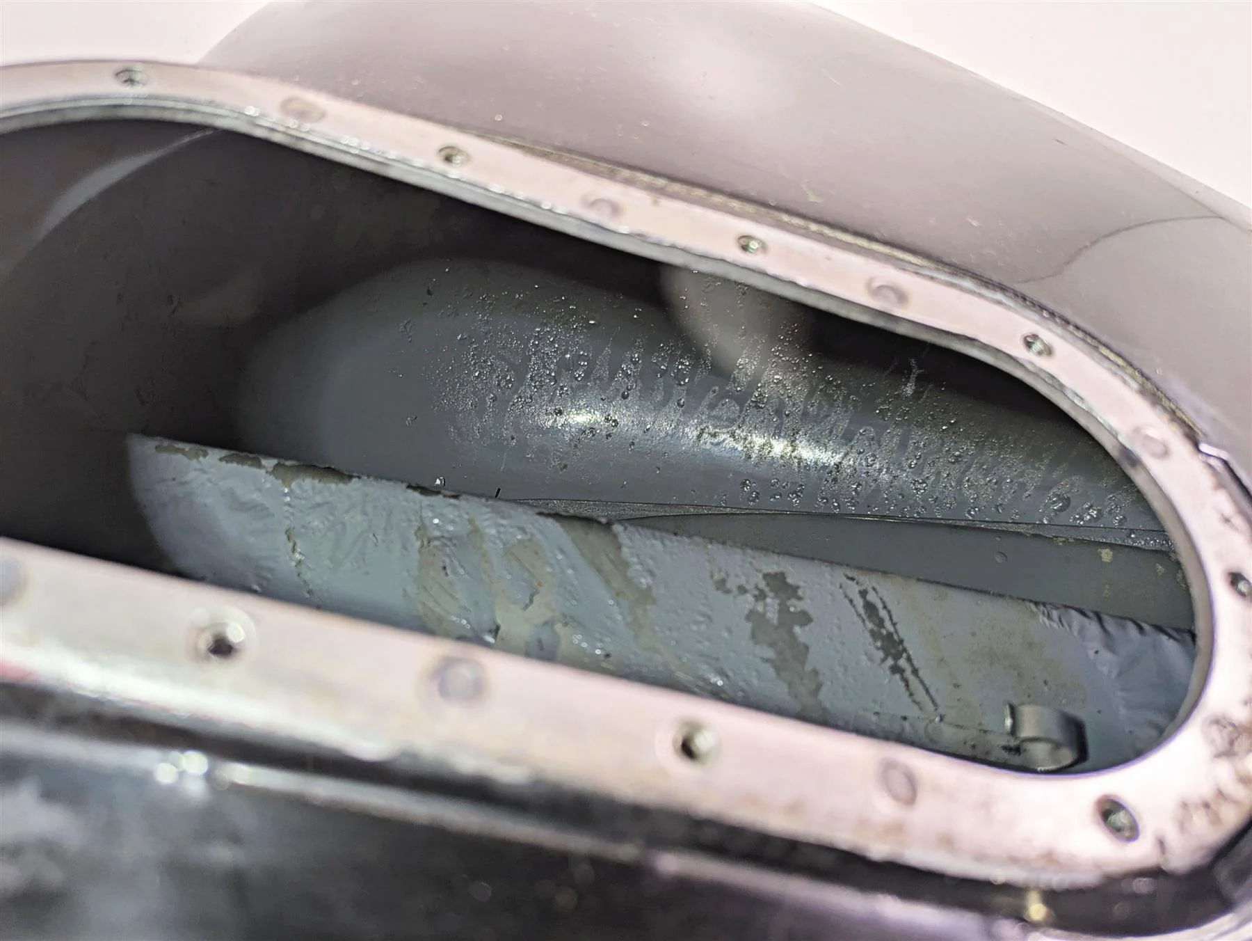 2001 Harley Touring FLHX Street Glide Fuel Gas Petrol Tank - Dented 61356-00 - Image 10