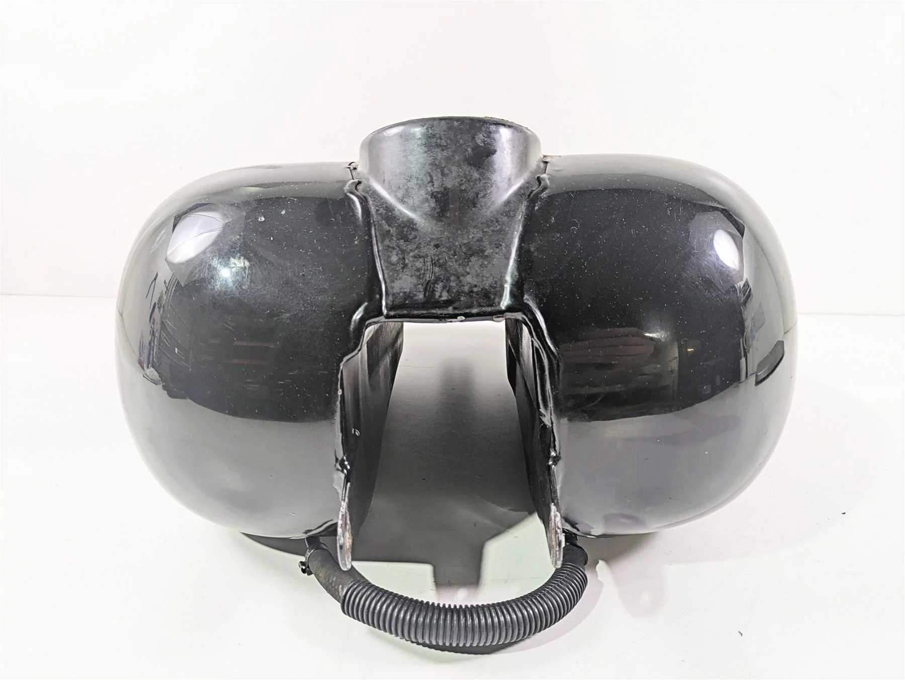 2001 Harley Touring FLHX Street Glide Fuel Gas Petrol Tank - Dented 61356-00 - Image 4