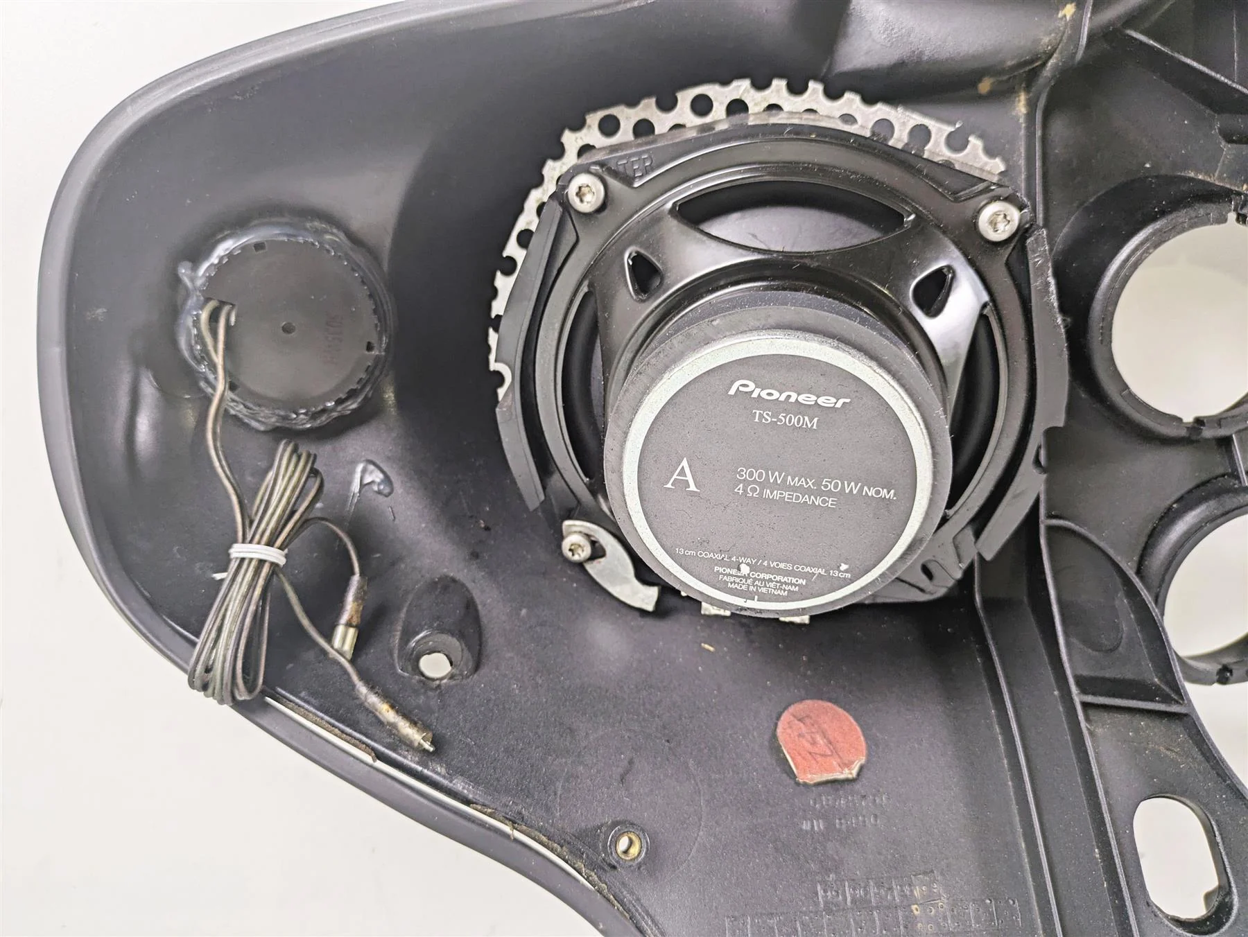 2001 Harley Touring FLHX Street Glide Inner Fairing Cover & Speaker 58497-96B - Image 10