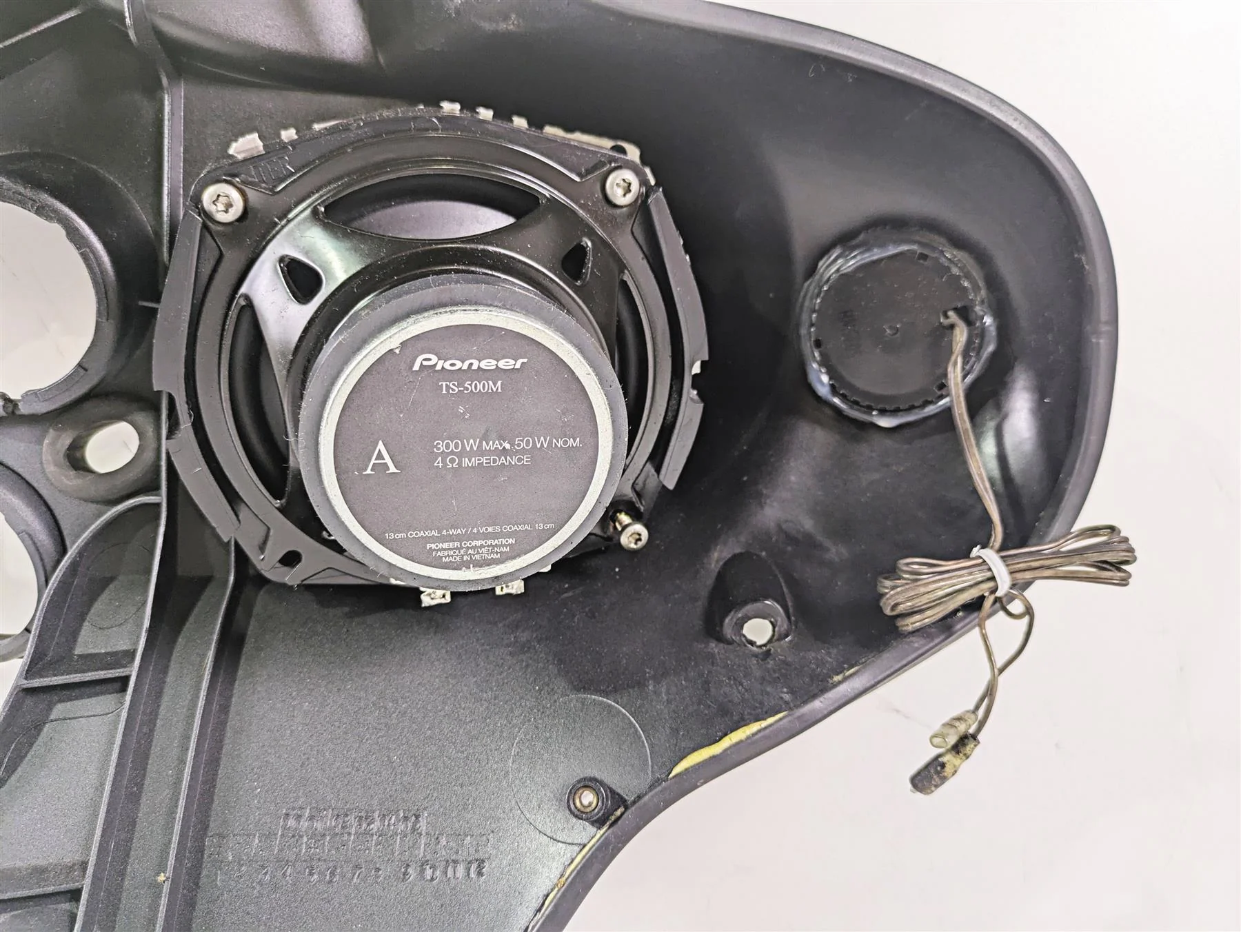 2001 Harley Touring FLHX Street Glide Inner Fairing Cover & Speaker 58497-96B - Image 11
