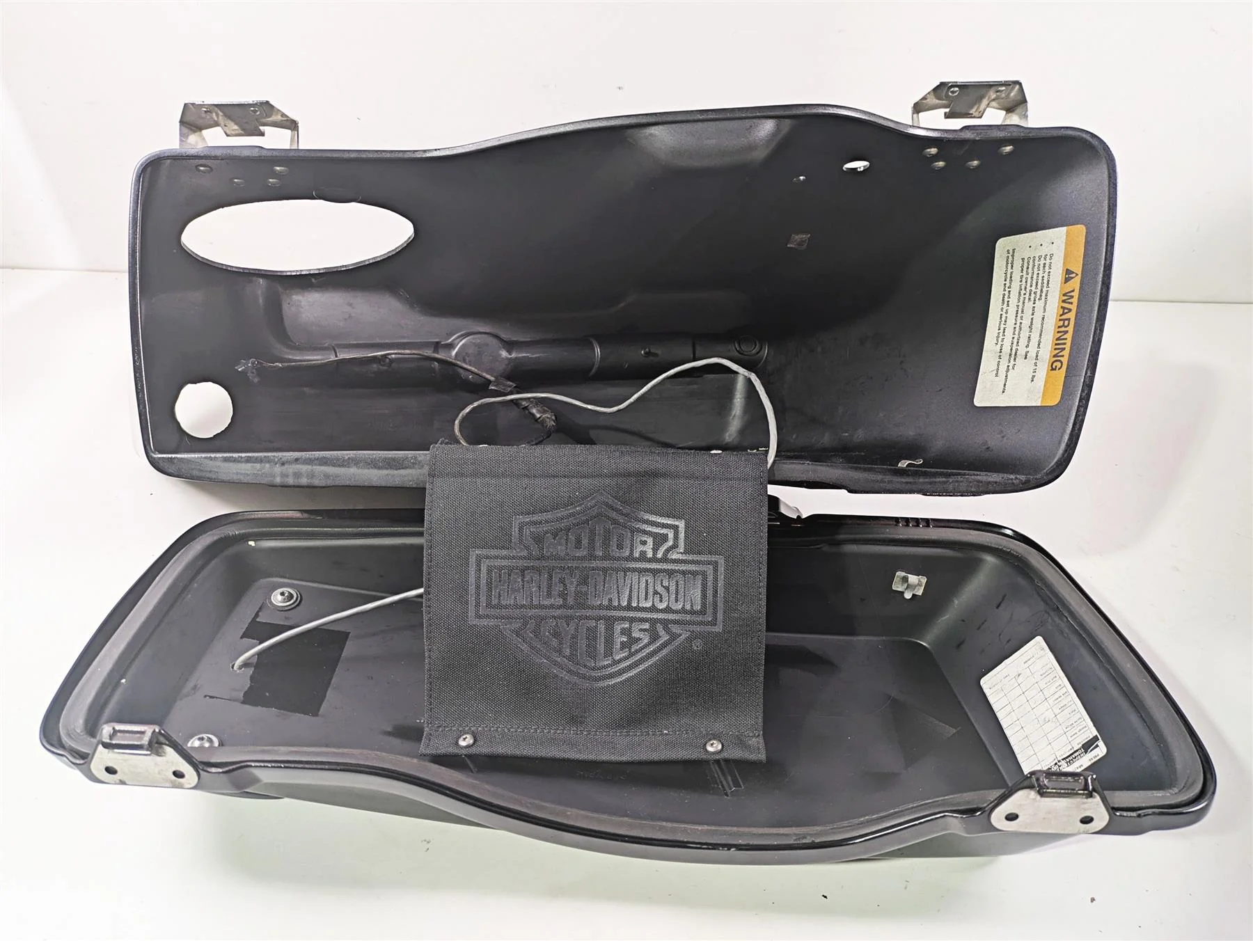 2001 Harley Touring FLHX Street Glide Left Right Saddlebag Set 90752-93 90753-93 - Image 10