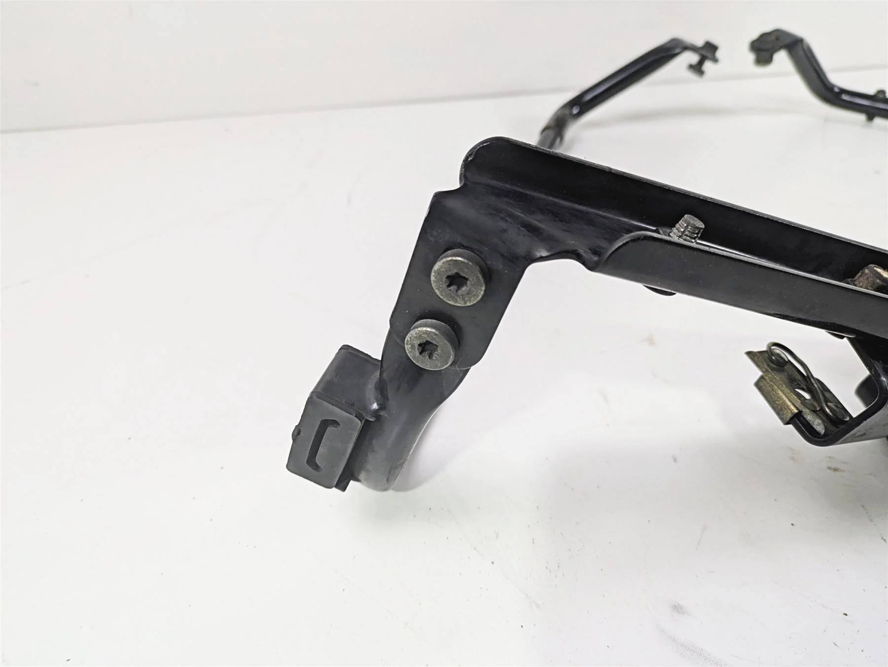 2001 Harley Touring FLHX Street Glide Rear Black Saddle Bag Rack Support Set - Image 10