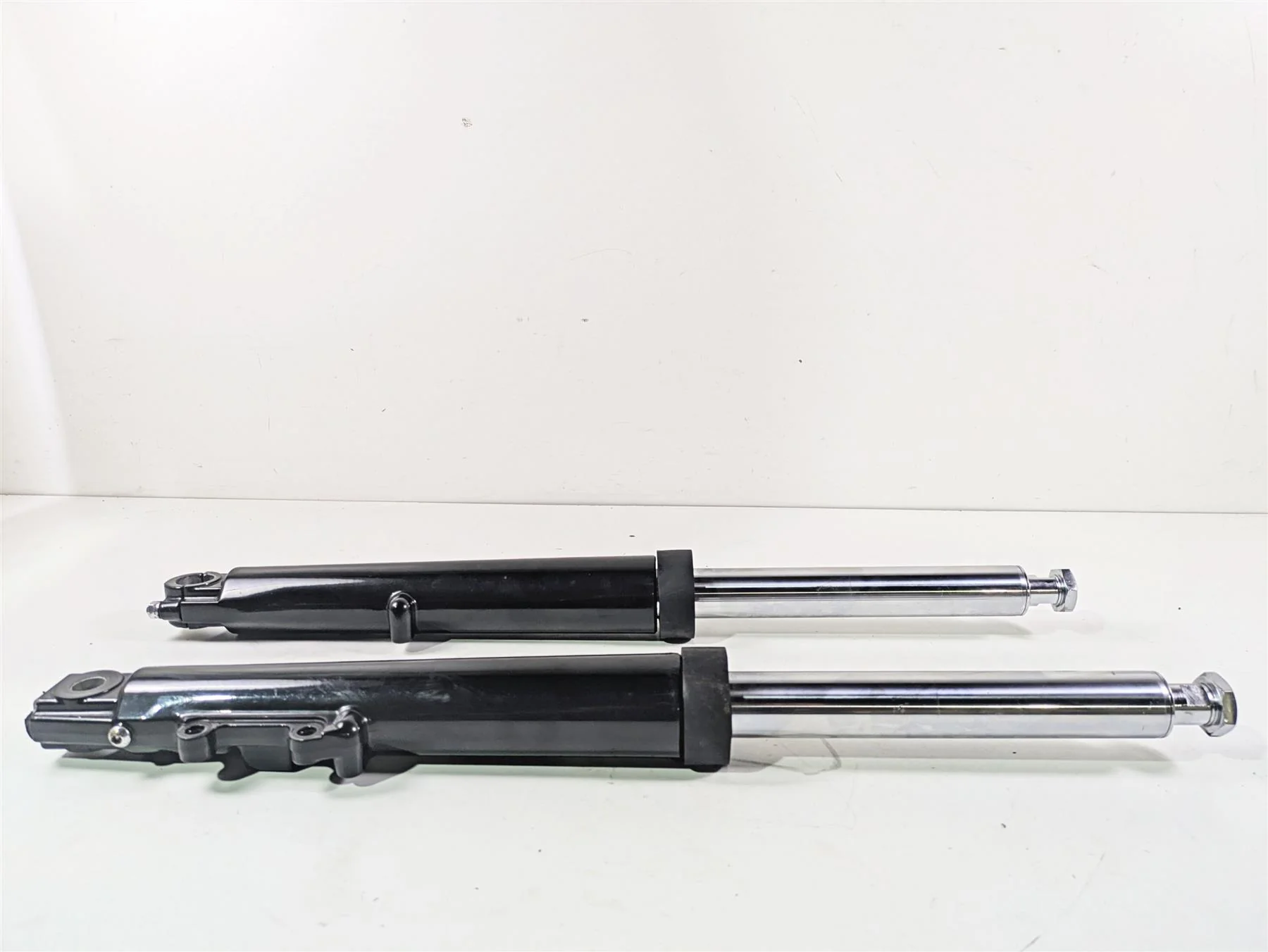2001 Harley Touring FLHX Street Glide Straight Front Fork Leg Set 46495-00 - Image 4