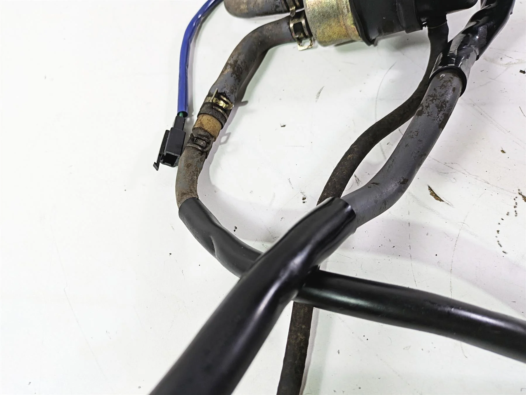 2001 Honda VT1100 Shadow Sabre Fuel Gas Petrol Pump 16710-MCK-315 - Image 10