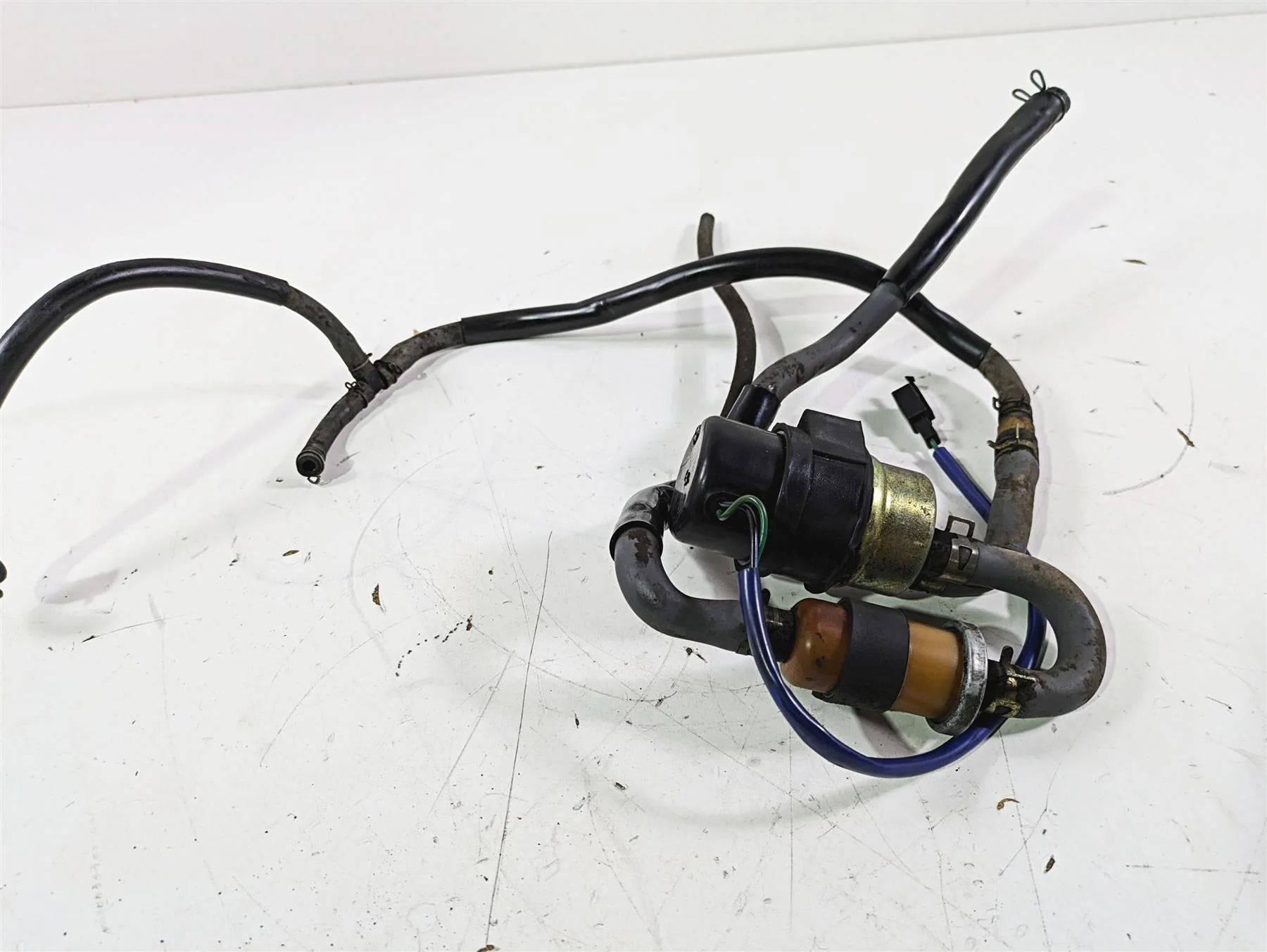 2001 Honda VT1100 Shadow Sabre Fuel Gas Petrol Pump 16710-MCK-315 - Image 2