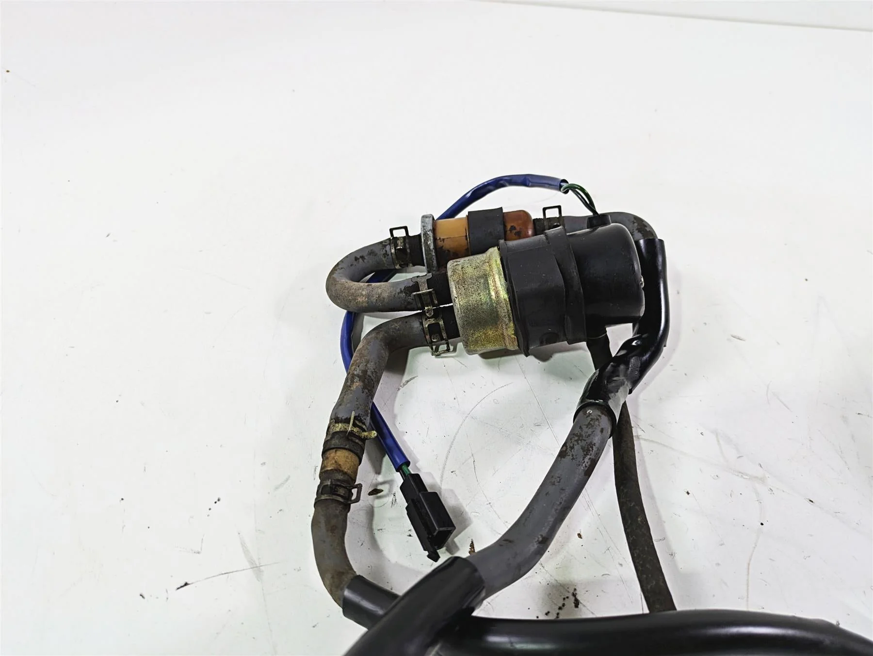 2001 Honda VT1100 Shadow Sabre Fuel Gas Petrol Pump 16710-MCK-315 - Image 4