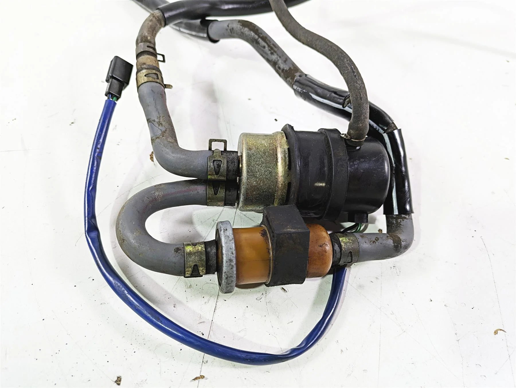 2001 Honda VT1100 Shadow Sabre Fuel Gas Petrol Pump 16710-MCK-315 - Image 5