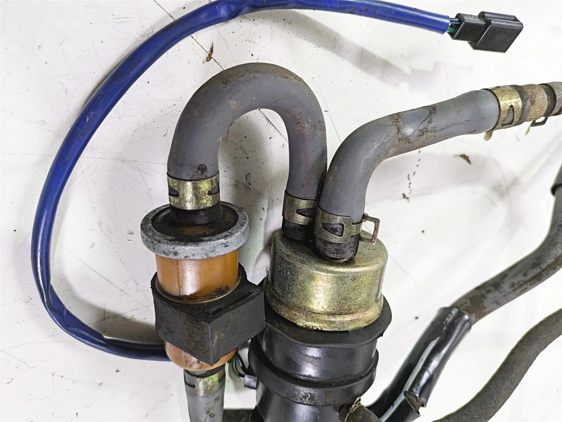 2001 Honda VT1100 Shadow Sabre Fuel Gas Petrol Pump 16710-MCK-315 - Image 6