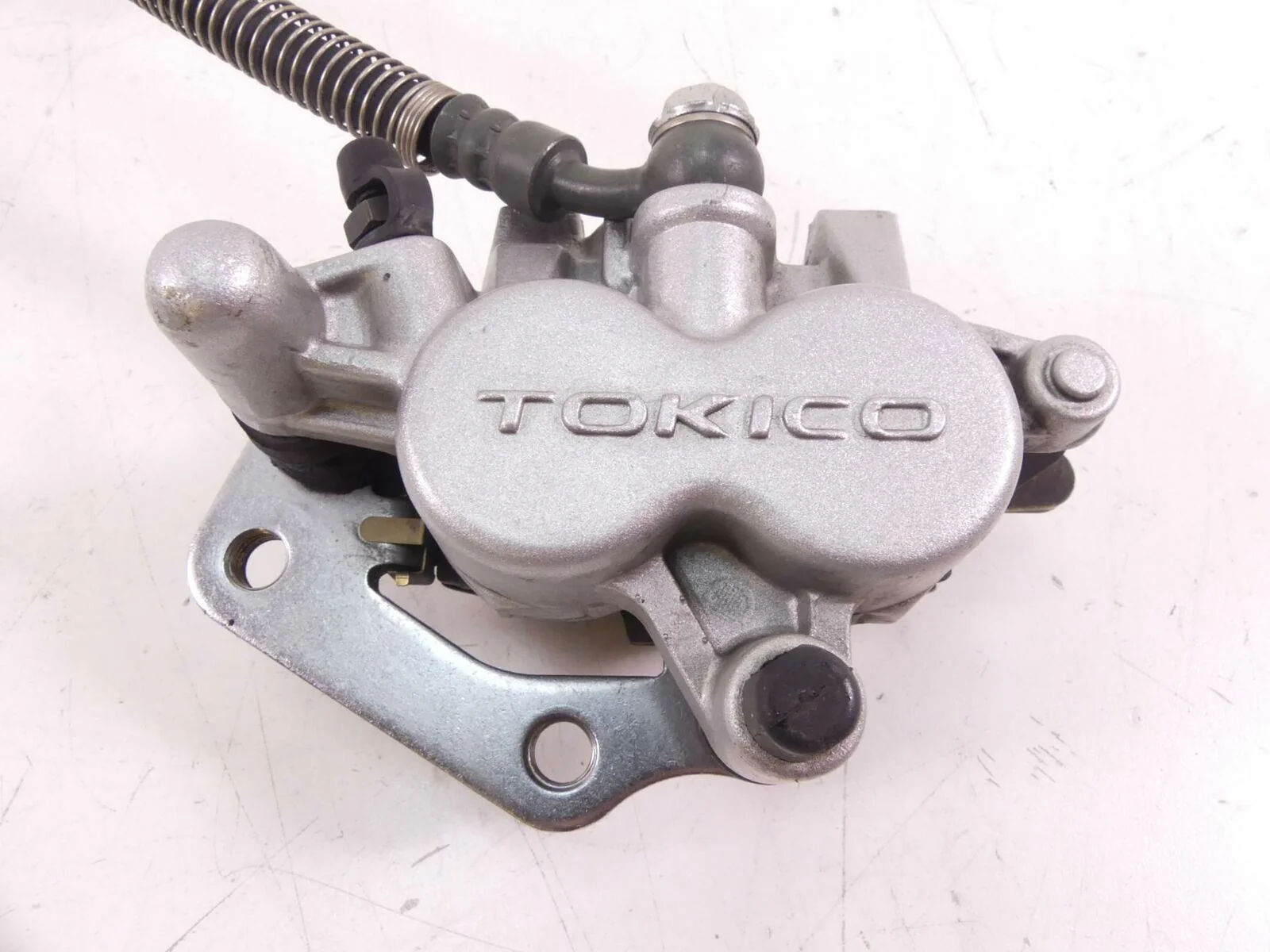 2001 Kawasaki VN1500 Vulcan C Front Tokico Brake Caliper 43041-1824-GN - Image 4