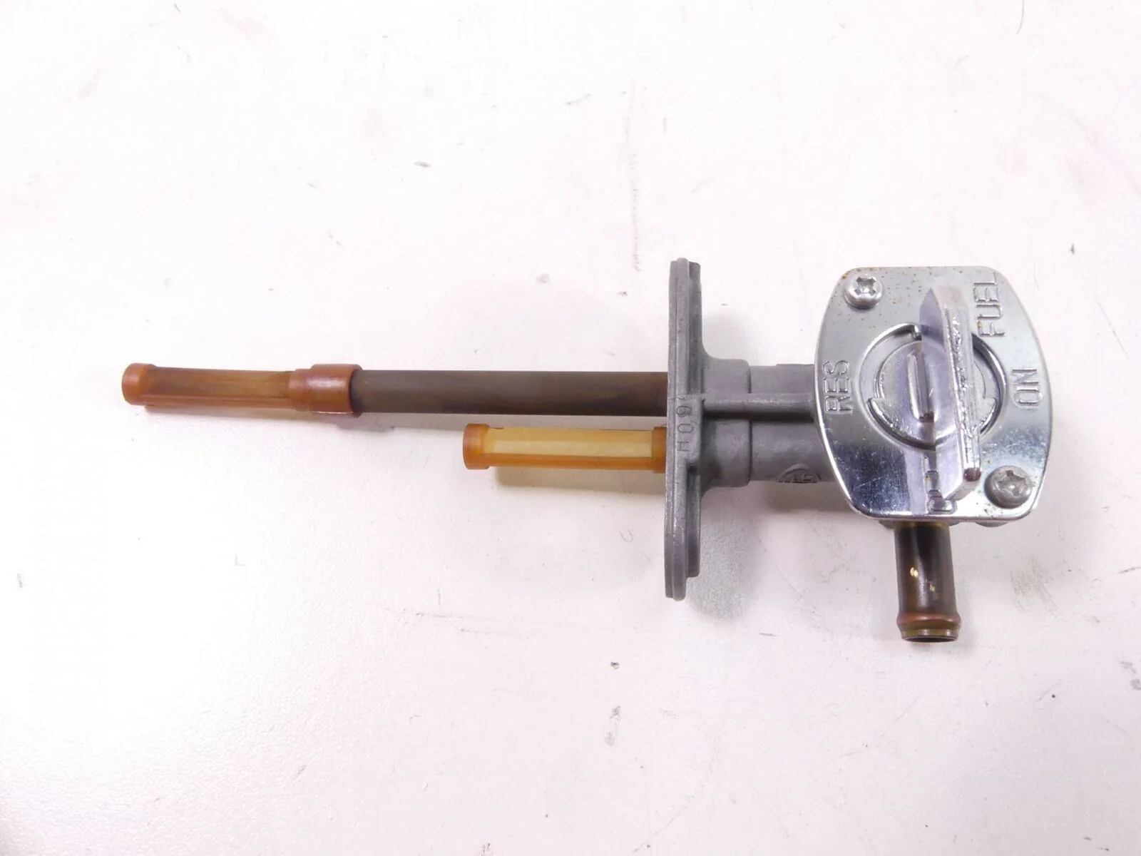2001 Kawasaki VN1500 Vulcan C Fuel Gas Petrol Valve Petcock 51023-1226 - Image 2