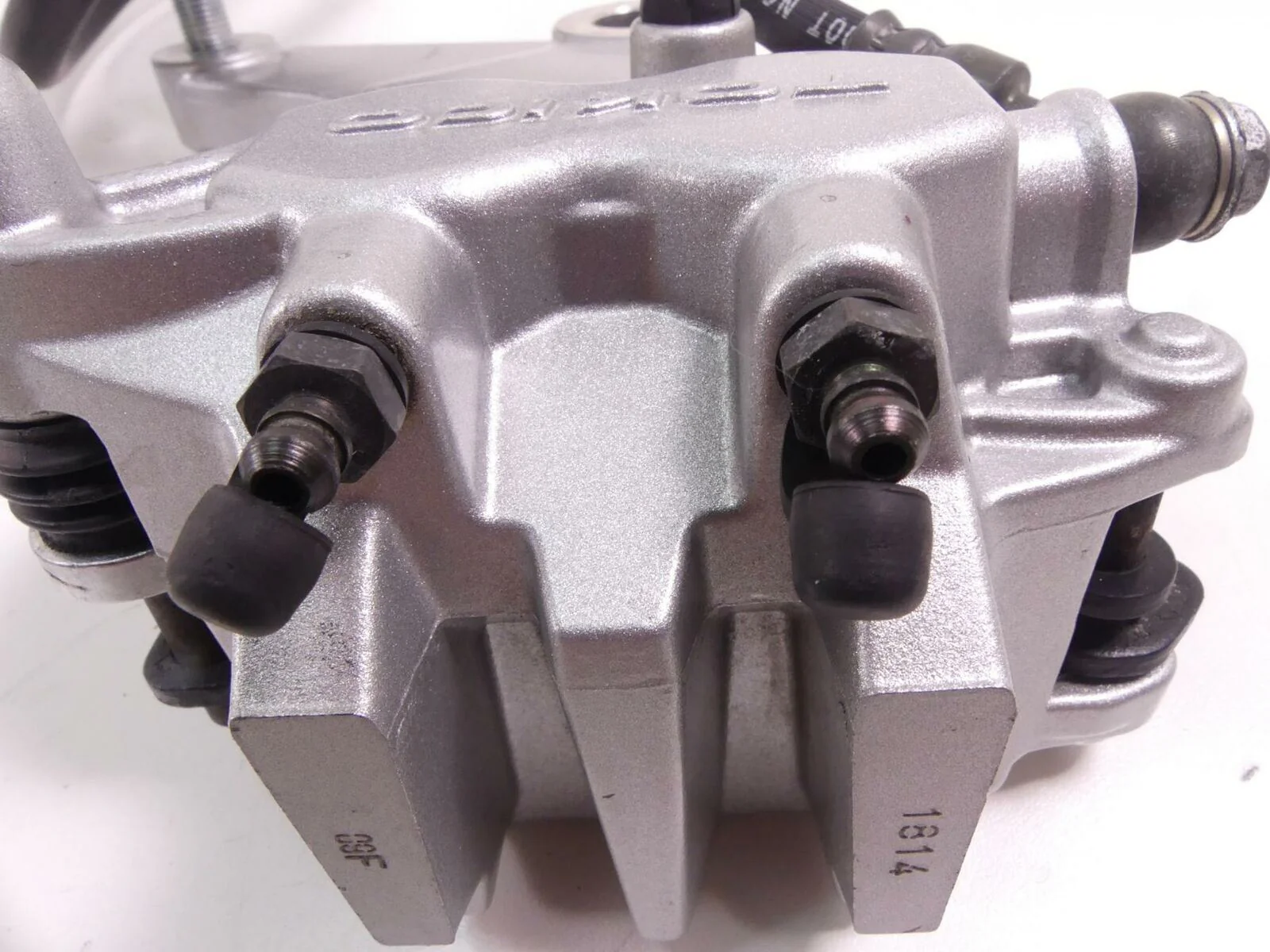 2001 Kawasaki VN1500 Vulcan C Rear Tokico Brake Caliper W/ Bracket 43041-1814-GN - Image 9
