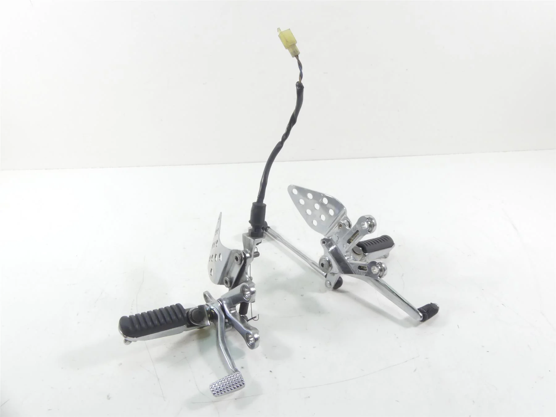 2001 Kawasaki ZX600J2 ZX6R Ninja Front Chrome Rider Footpeg Set 35011-1874