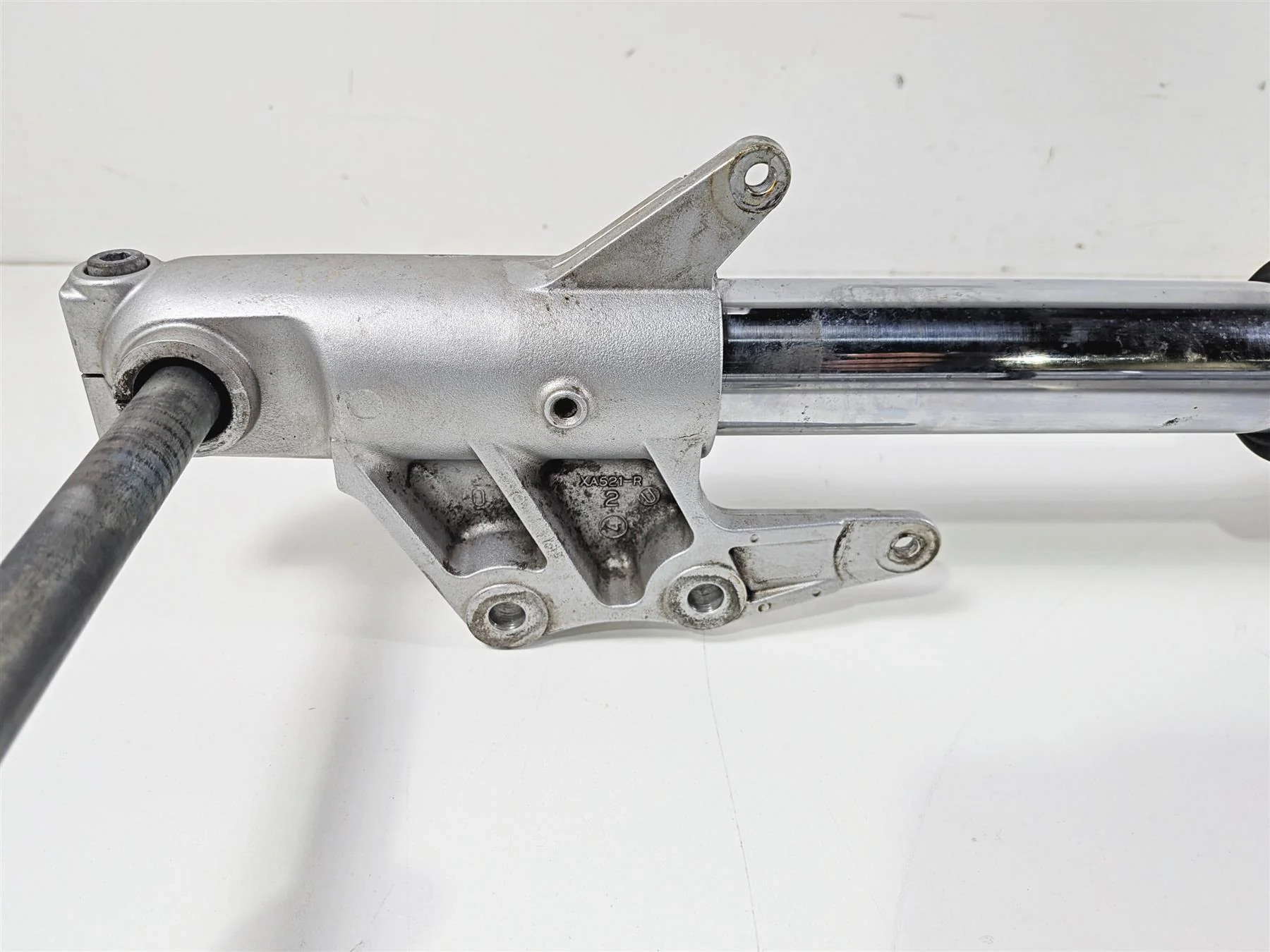2001 Suzuki VZ800 Marauder Front Fork Triple Tree Set 51110-48E10 51120-48E10 - Image 11