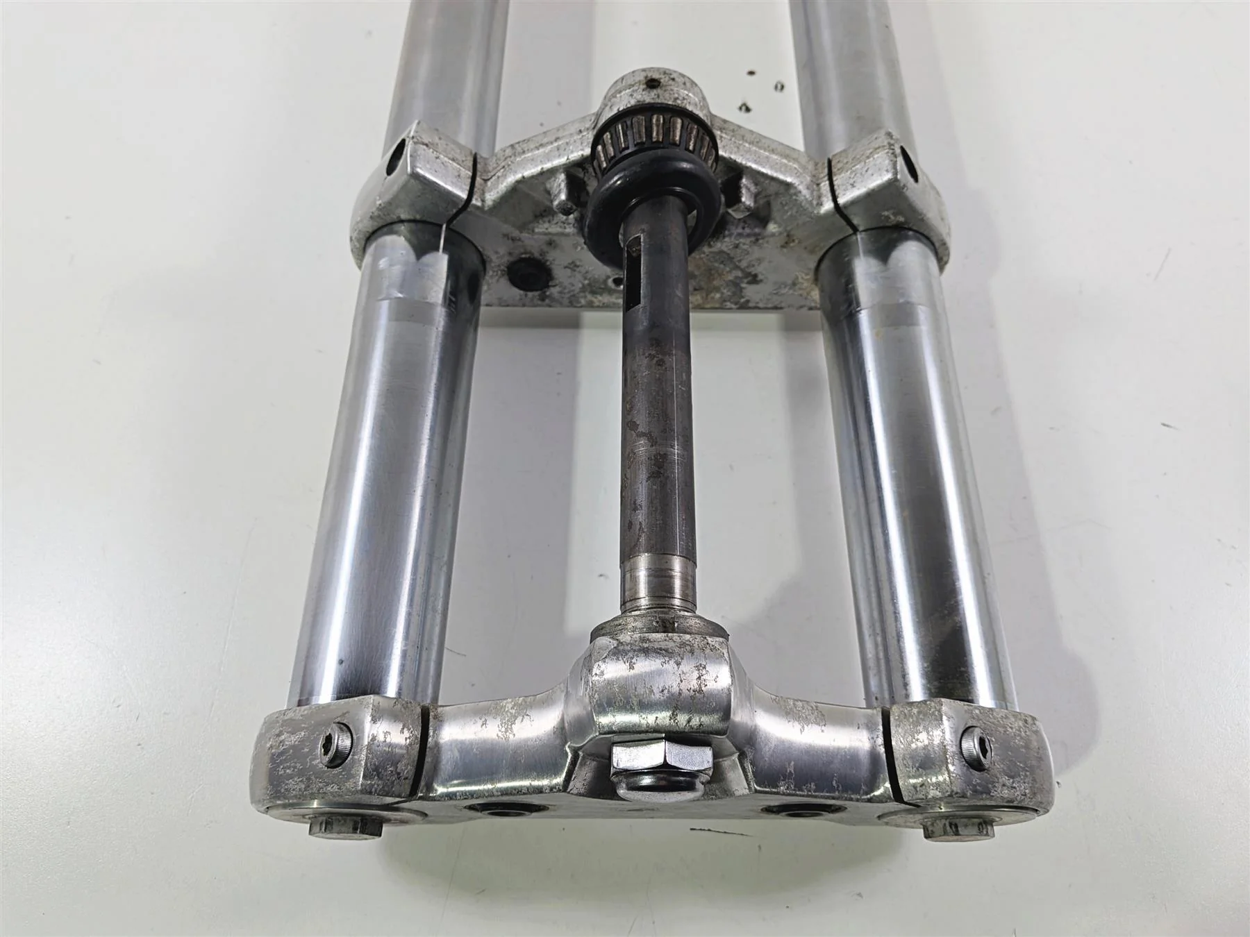 2001 Suzuki VZ800 Marauder Front Fork Triple Tree Set 51110-48E10 51120-48E10 - Image 5
