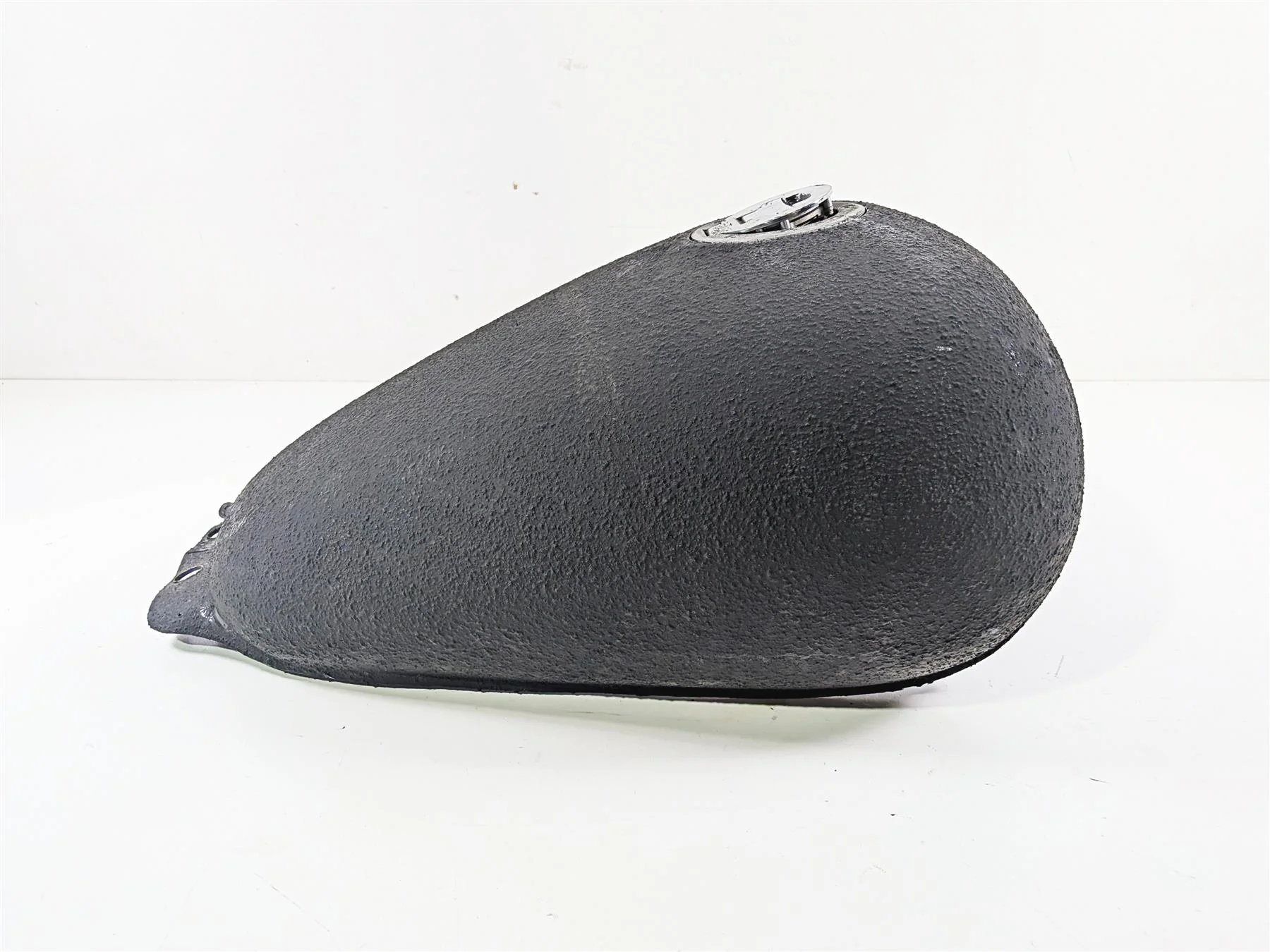 2001 Suzuki VZ800 Marauder Fuel Gas Petrol Tank Reservoir 49200-48ED0-33J - Image 2
