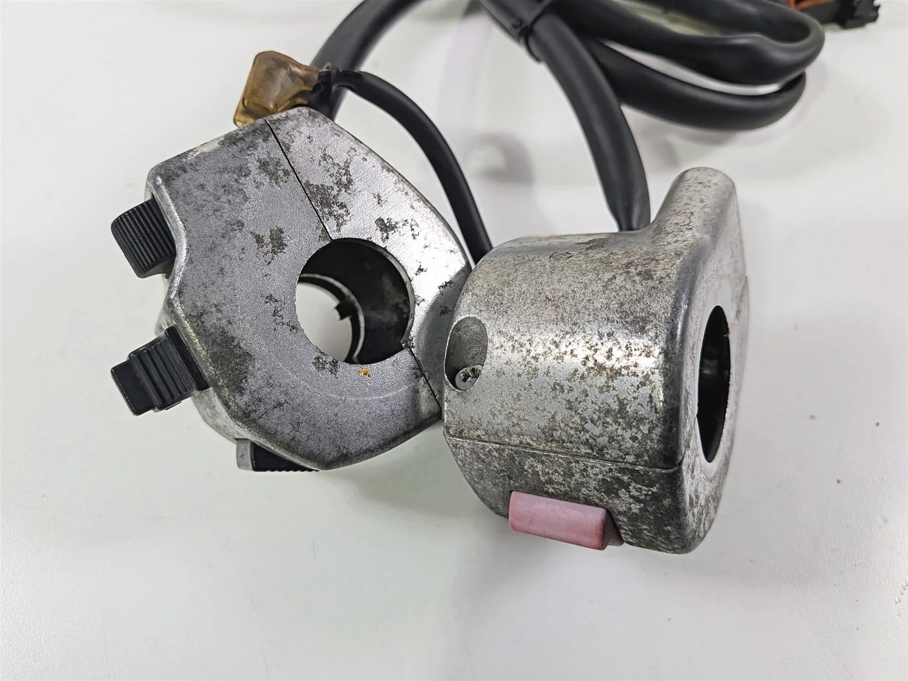 2001 Suzuki VZ800 Marauder Hand Control Switch Set 37200-48E30 37400-48E10 - Image 10