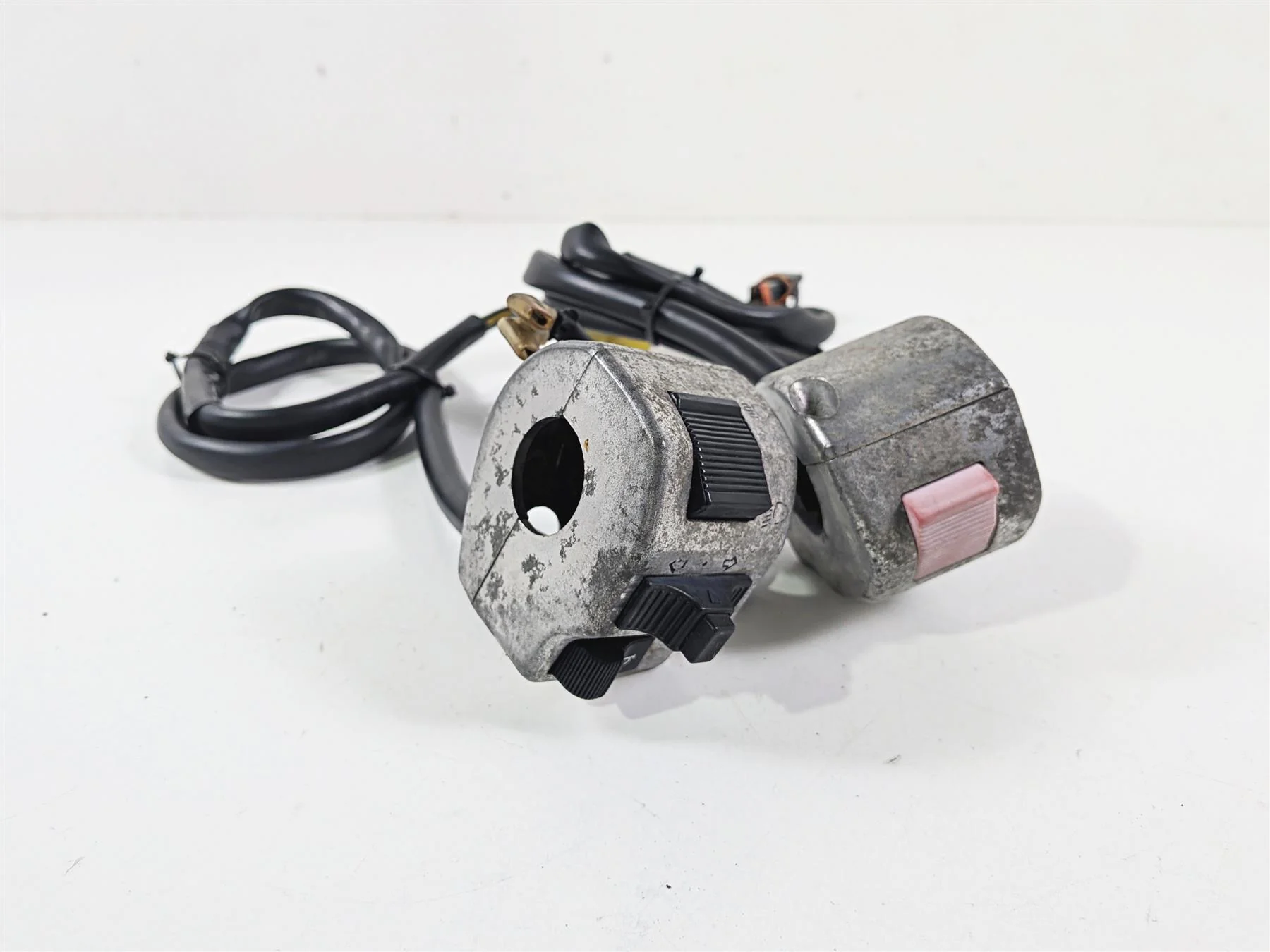 2001 Suzuki VZ800 Marauder Hand Control Switch Set 37200-48E30 37400-48E10 - Image 12