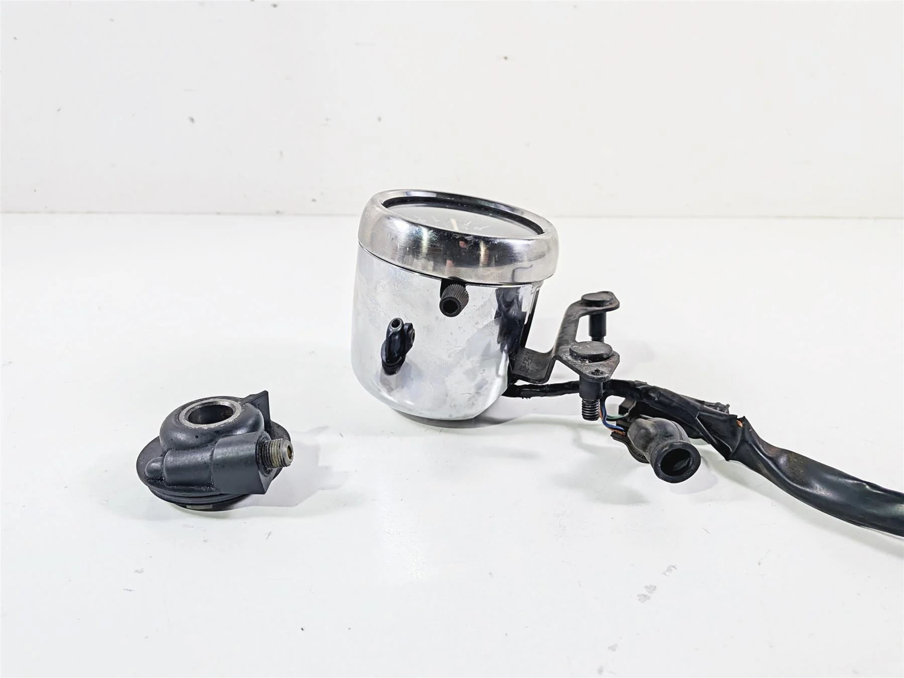 2001 Suzuki VZ800 Marauder Speedometer Gauge Instrument 45k 34110-48E30 - Image 3