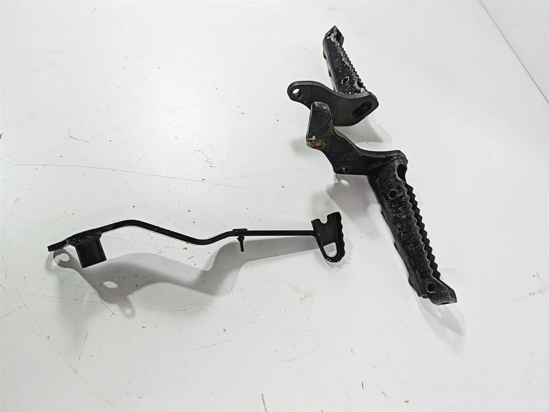 2001 Yamaha Banshee YFZ350 Footrest Foot Peg Brake Pedal Set 3GG-27411-01-00 - Image 3