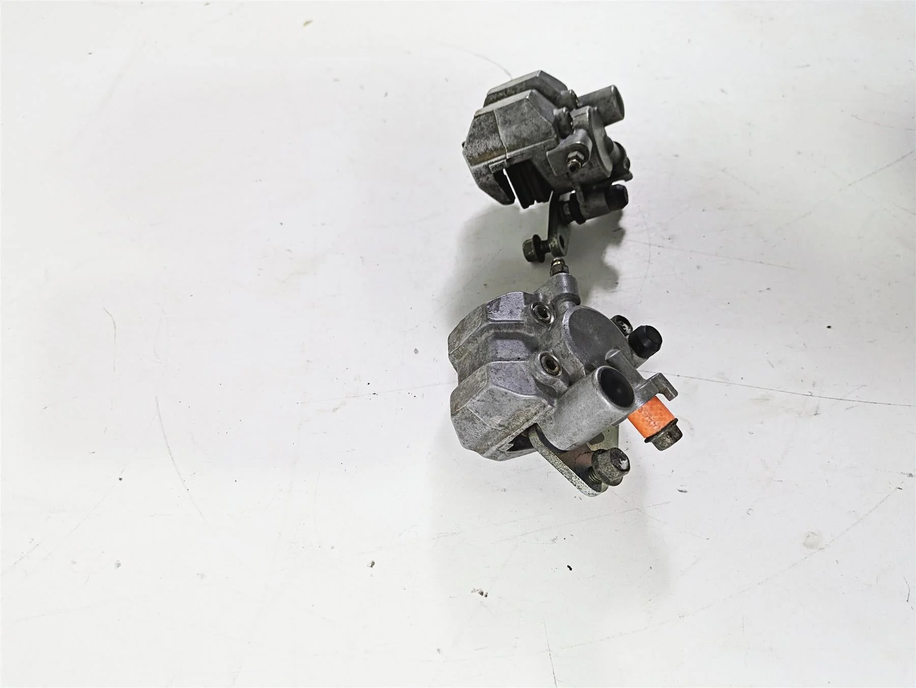 2001 Yamaha Banshee YFZ350 Nissin Front Brake Caliper Set 3GD-2580T-00-00 - Image 3