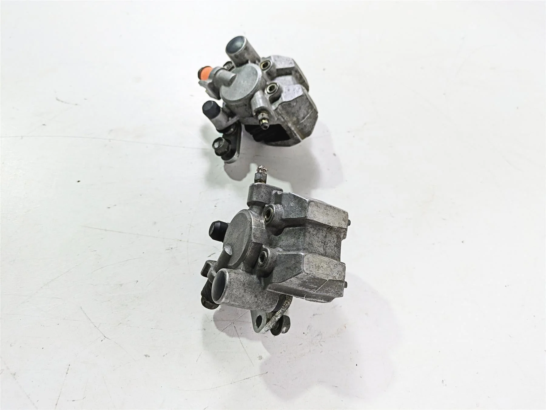2001 Yamaha Banshee YFZ350 Nissin Front Brake Caliper Set 3GD-2580T-00-00 - Image 4