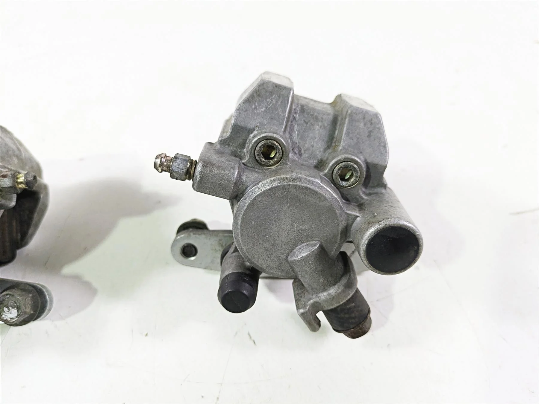 2001 Yamaha Banshee YFZ350 Nissin Front Brake Caliper Set 3GD-2580T-00-00 - Image 5