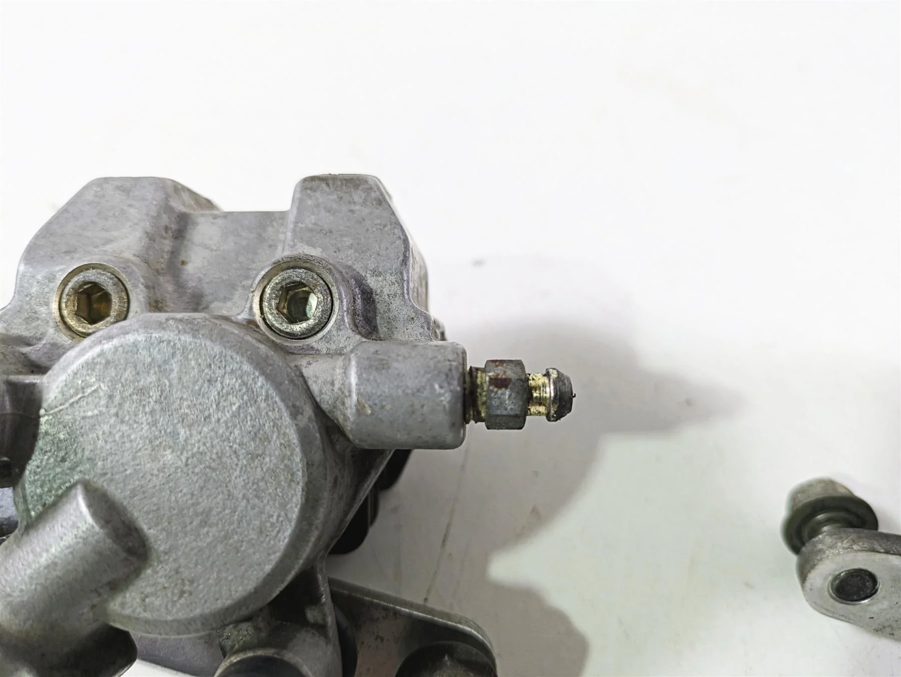 2001 Yamaha Banshee YFZ350 Nissin Front Brake Caliper Set 3GD-2580T-00-00 - Image 7