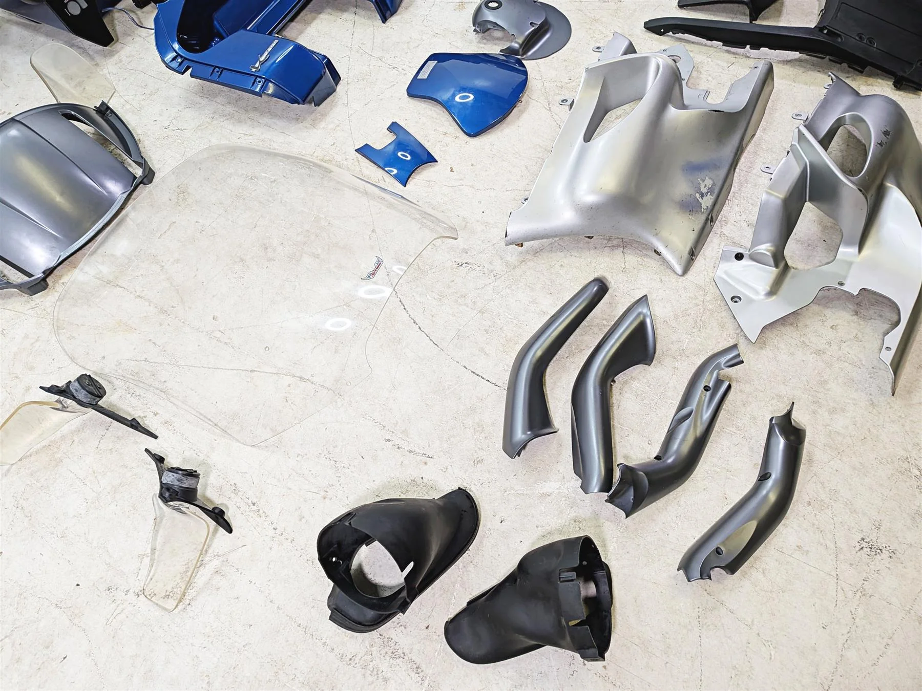 2002 BMW K1200LT 89V3 Fairing Cover Trunk Saddle Bag Speaker Set - Image 5