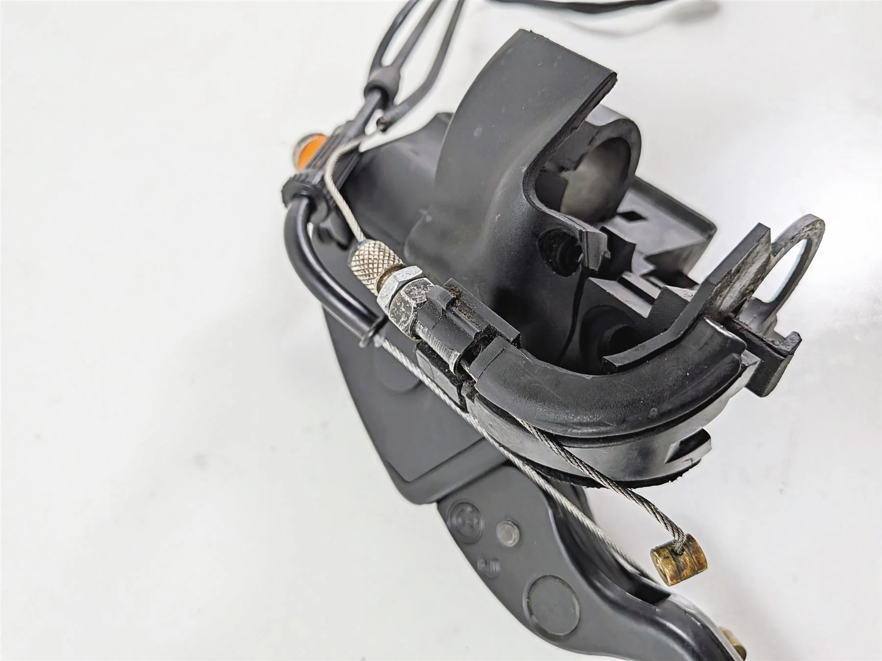 2002 BMW K1200LT 89V3 Front Brake Master Cylinder & Cables 32727710201 - Image 8