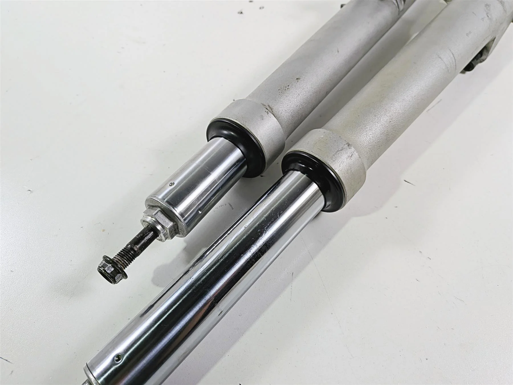 2002 BMW K1200LT 89V3 Front Fork Leg & Axle Set 31427650691 31427650692 - Image 12