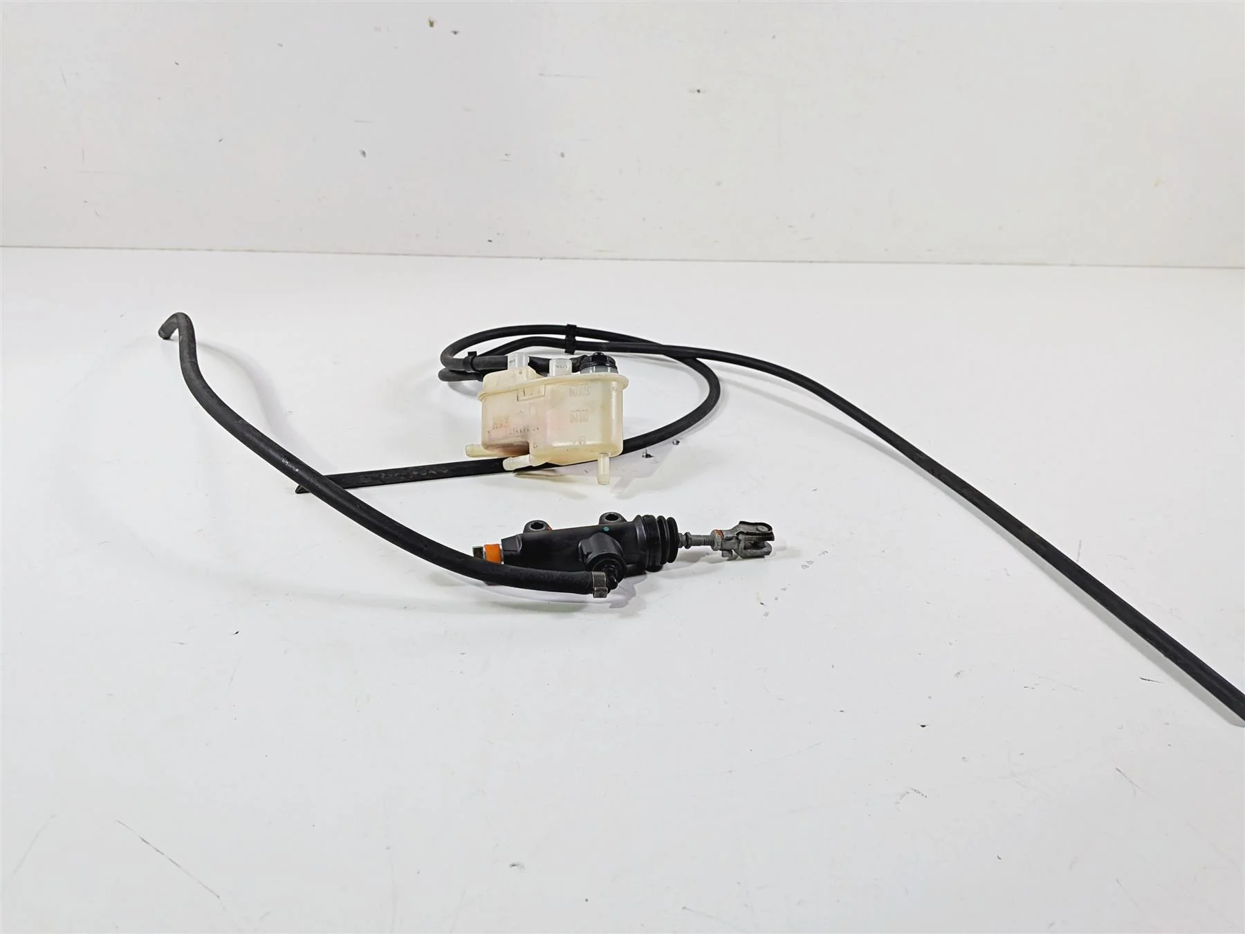 2002 BMW K1200LT 89V3 FTE Rear Brake Master Cylinder 34317650749 - Image 2