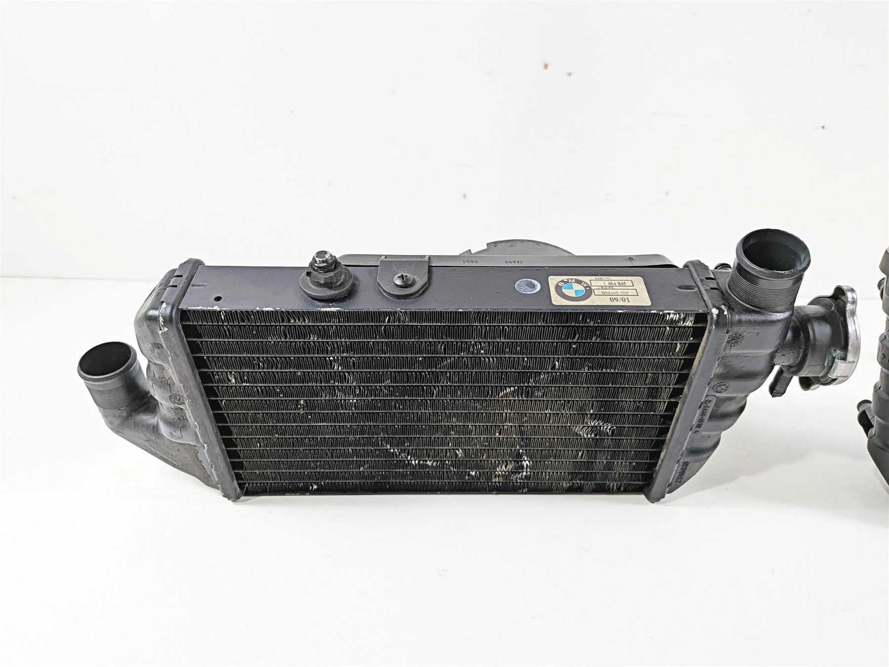 2002 BMW K1200LT 89V3 Left Right Radiator & Fans Set 17111464875 17111465160 - Image 2