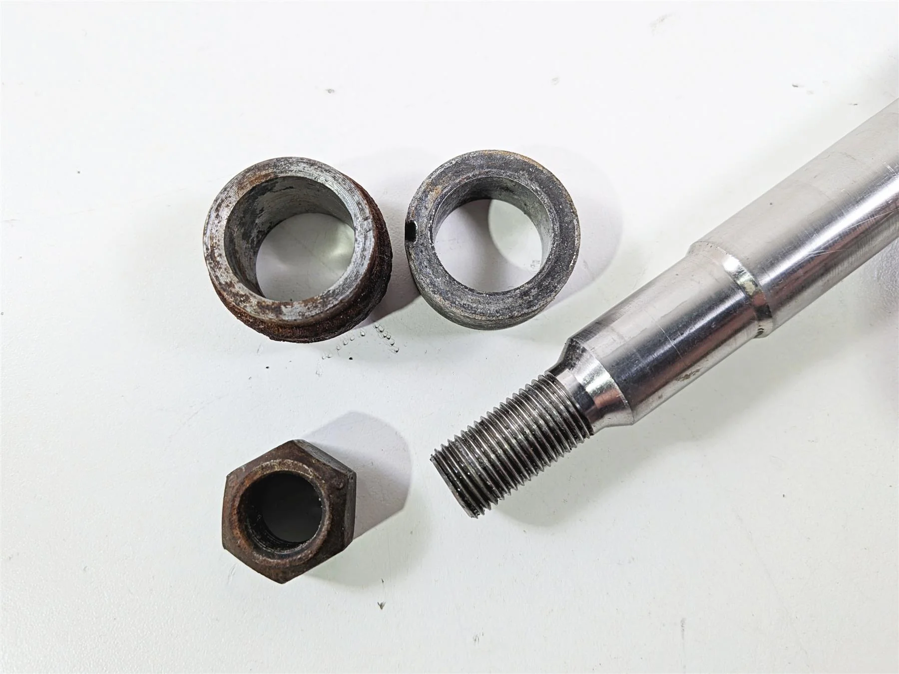 2002 Harley Davidson XLH883 Sportster Front Wheel Spindle Axle 43895-00 - Image 7