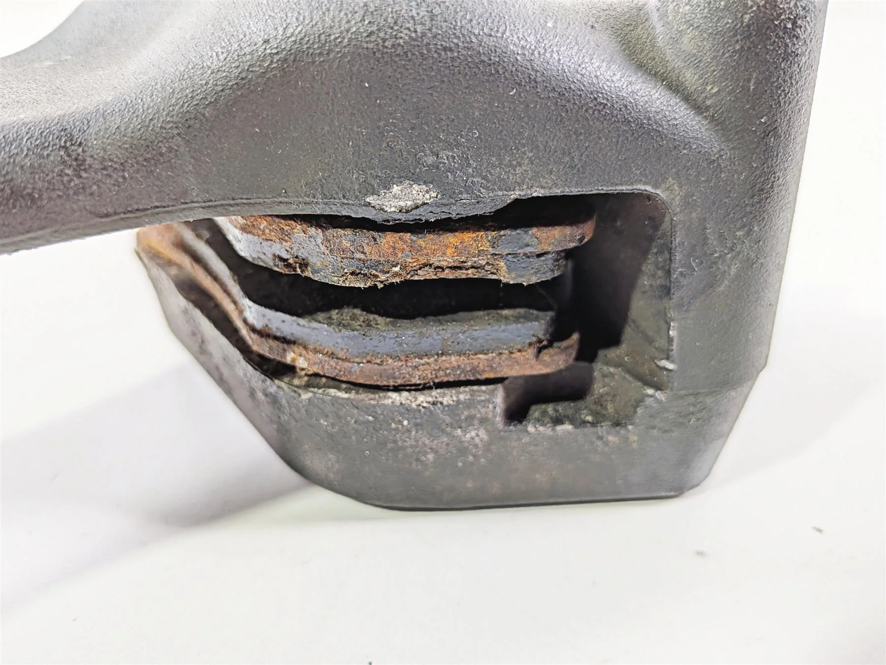2002 Harley Davidson XLH883 Sportster Rear Brake Caliper- Read 40925-00A - Image 11