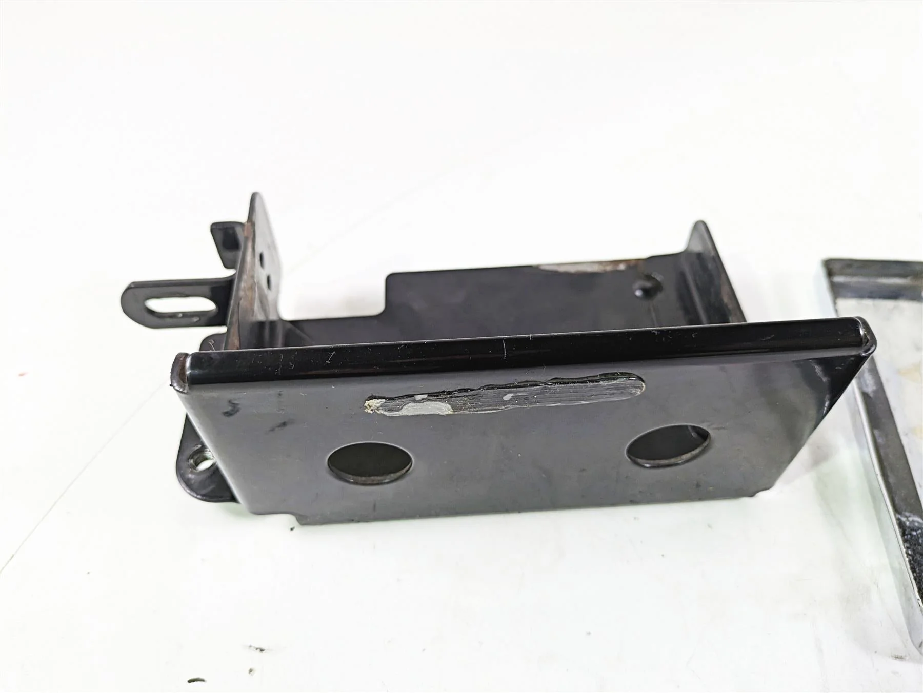 2002 Harley Dyna FXDL Low Rider Battery Tray Box & Skull Chrome Cover 66375-97 - Image 10