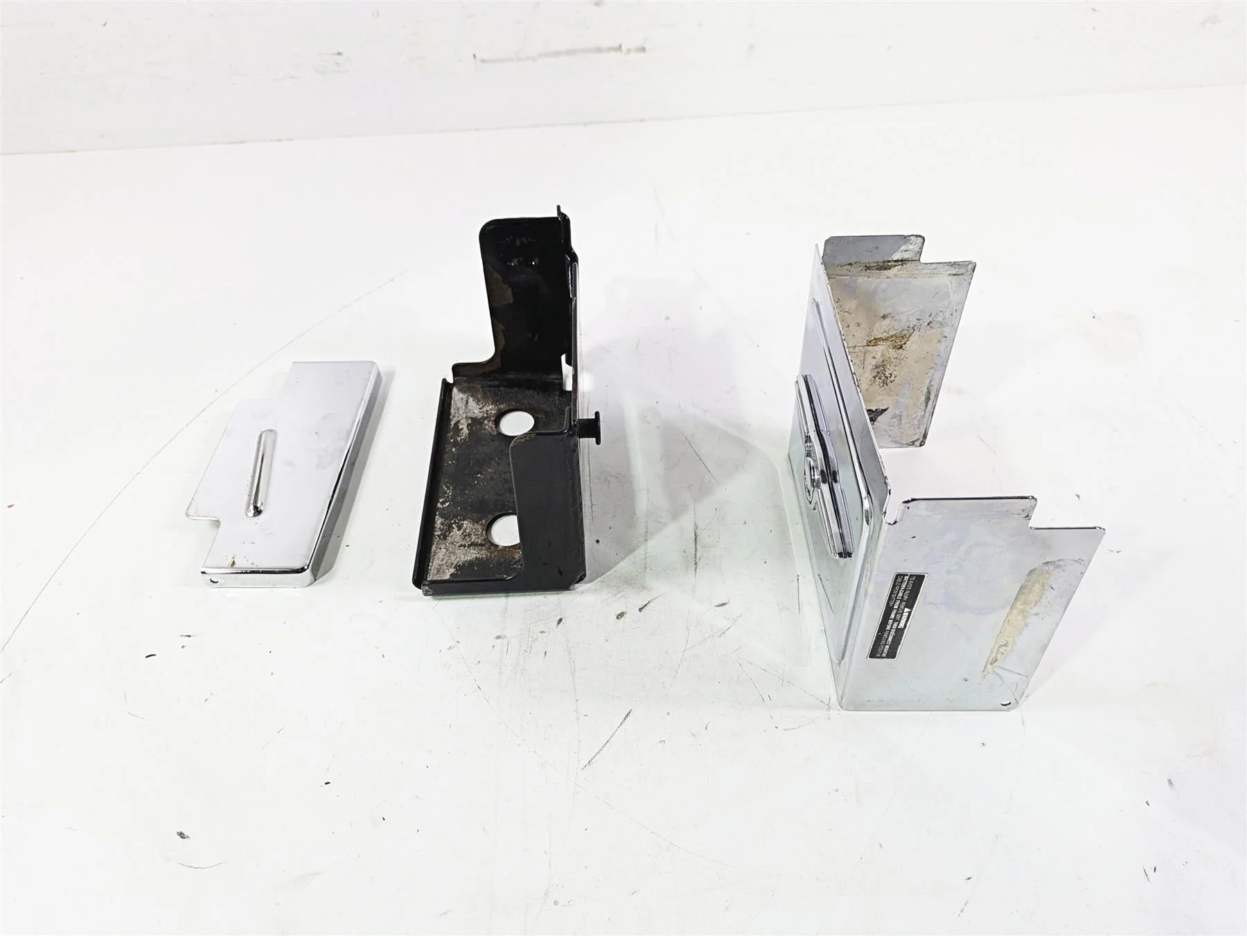 2002 Harley Dyna FXDL Low Rider Battery Tray Box & Skull Chrome Cover 66375-97 - Image 3