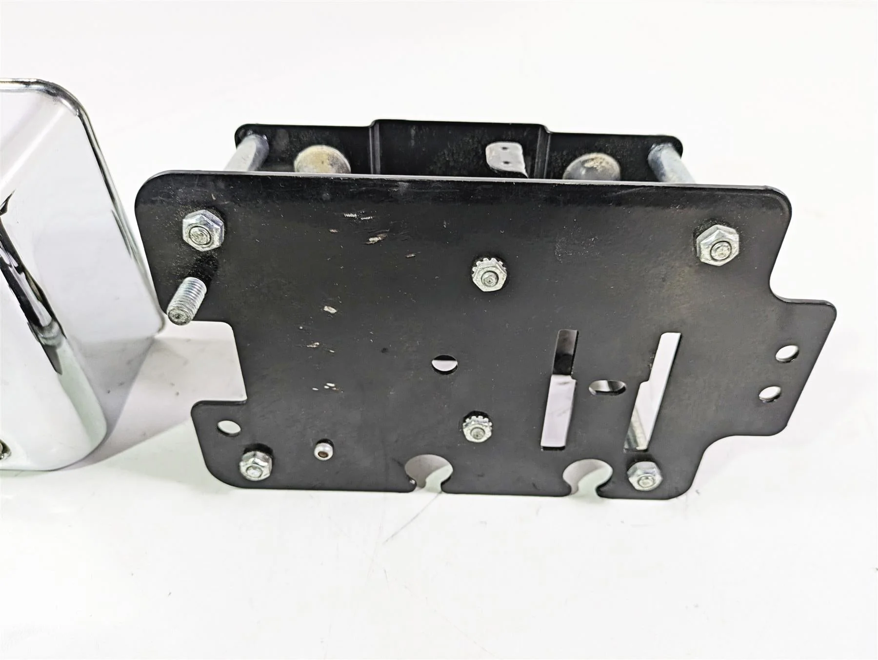 2002 Harley Dyna FXDL Low Rider Electrical Box Carrier & Chrome Cover 66333-99 - Image 5