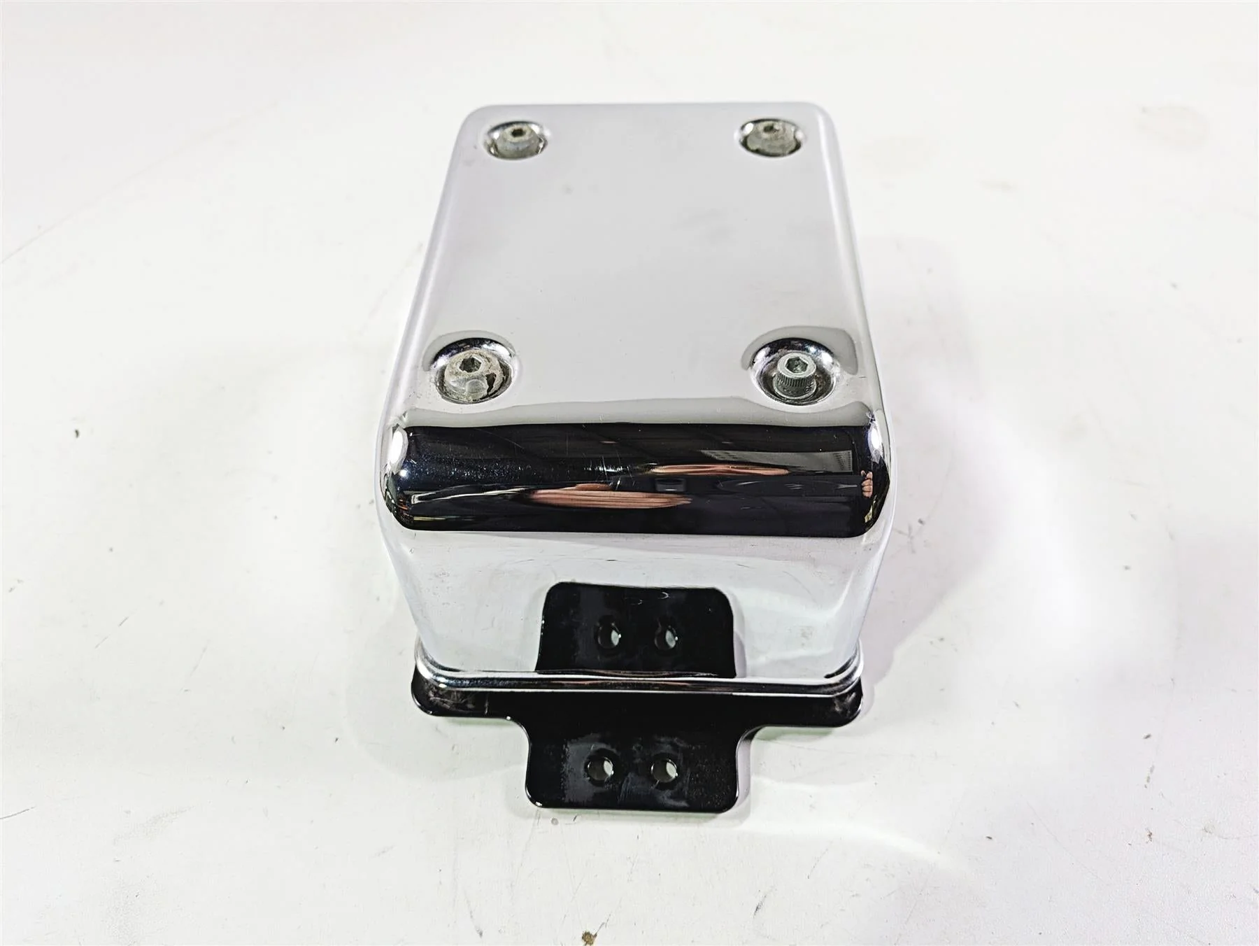 2002 Harley Dyna FXDL Low Rider Electrical Box Carrier & Chrome Cover 66333-99 - Image 9
