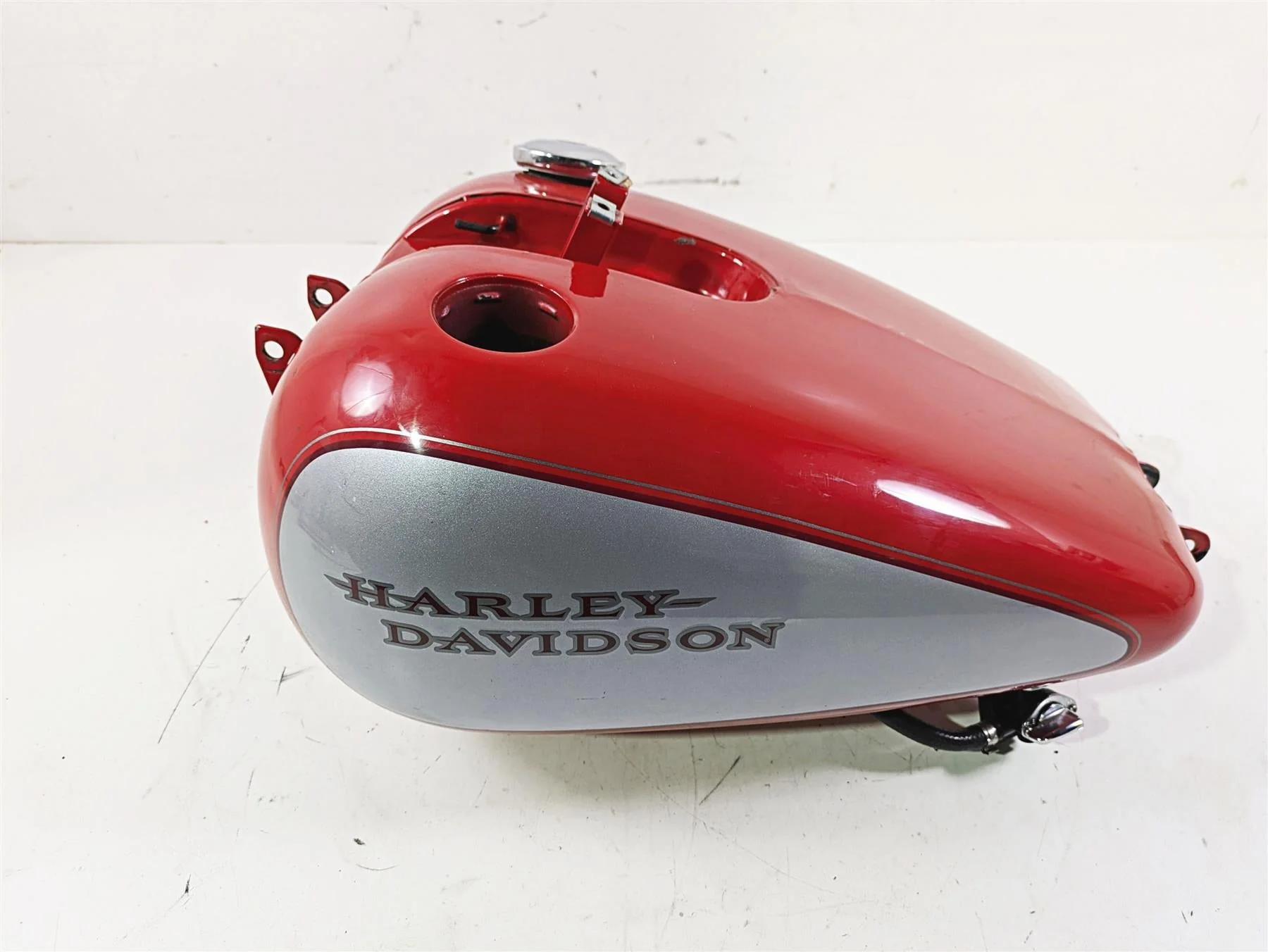 2002 Harley Dyna FXDL Low Rider Fuel Gas Petrol Tank & Petcock - Read 61054-96 - Image 6