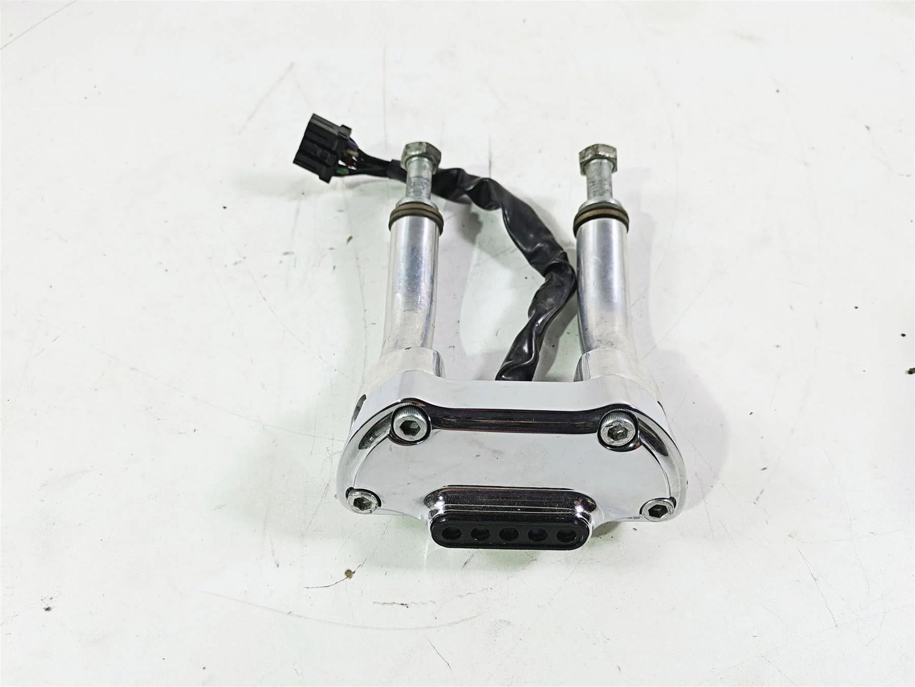 2002 Harley Dyna FXDL Low Rider Handlebar Riser Custom Top Plate Set 56124-77